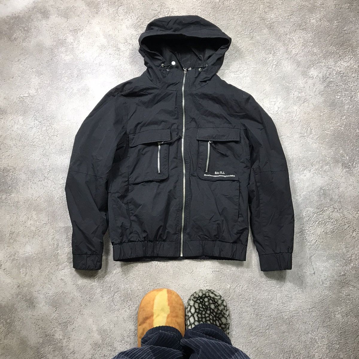 Vintage Vintage Y2K Black Hooded Bomber Jacket Streetwear Cropped M Size US M / EU 48-50 / 2 - 1 Thumbnail
