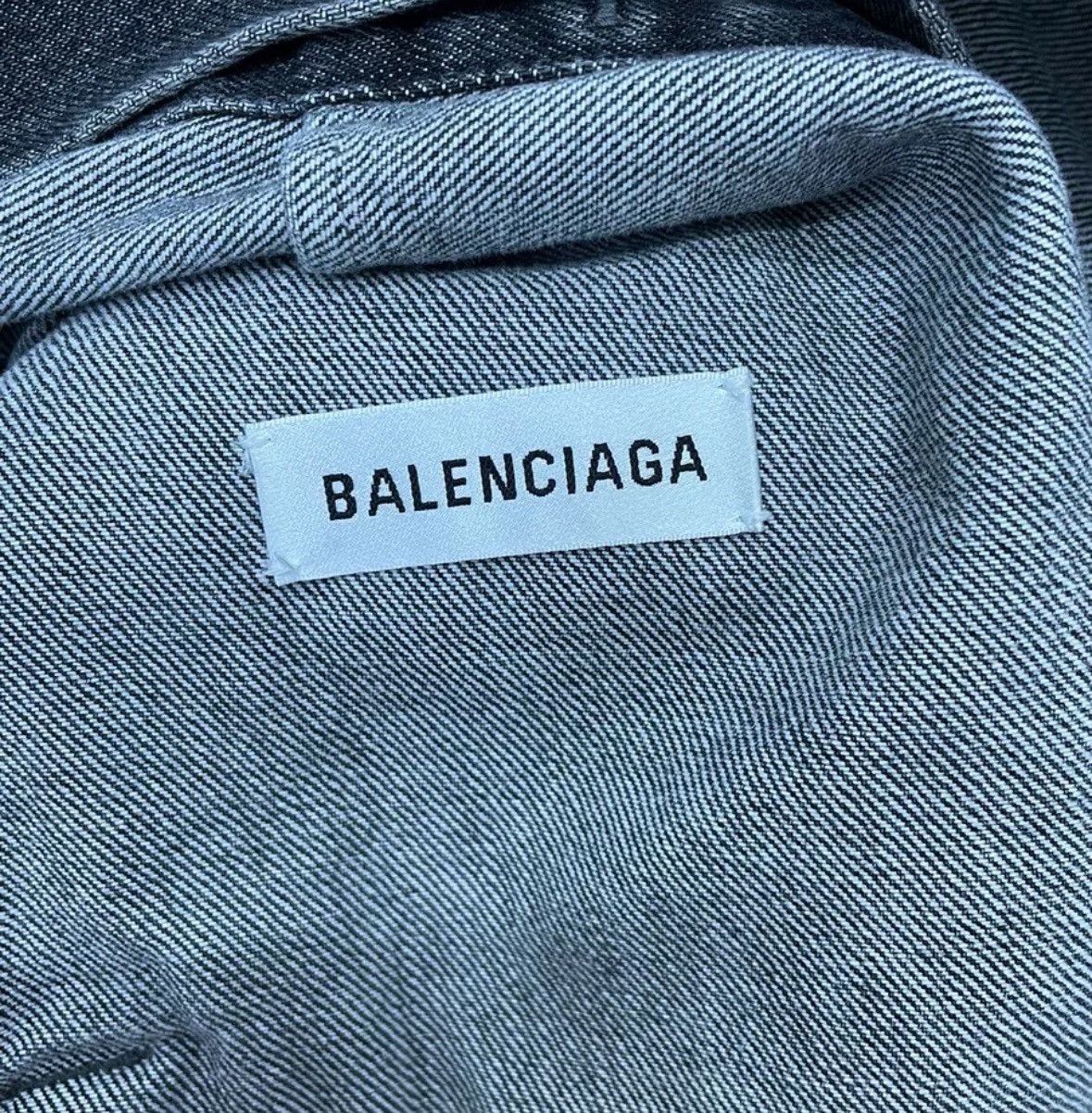 Balenciaga Balenciaga Hubei relief letter denim jacket 2412-Nextarrow Size US S / EU 44-46 / 1 - 4 Thumbnail