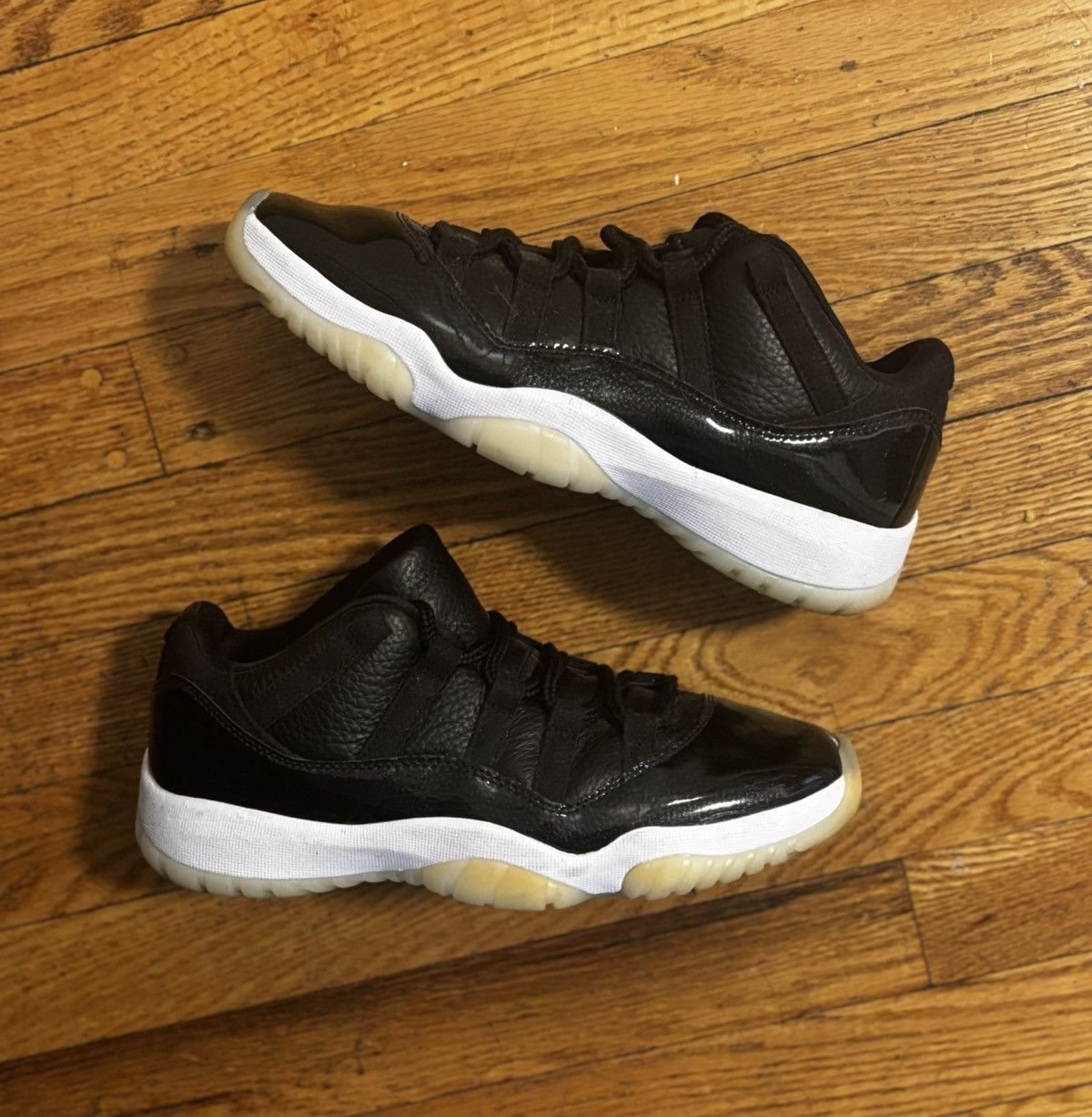 Jordan Brand × Nike Jordan 11 low 72-10 Size 8 men’s Size US 8 / EU 41 - 1 Thumbnail