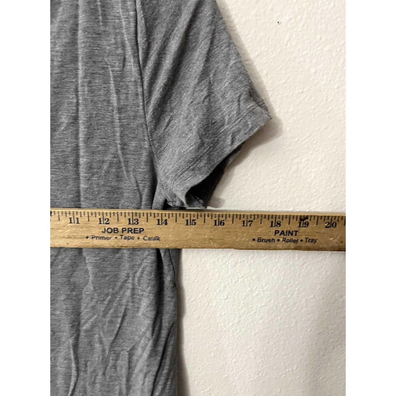 Express EXPRESS Fitted V-Neck T-Shirt Gray Stretch Medium Women Size M / US 6-8 / IT 42-44 - 4 Thumbnail