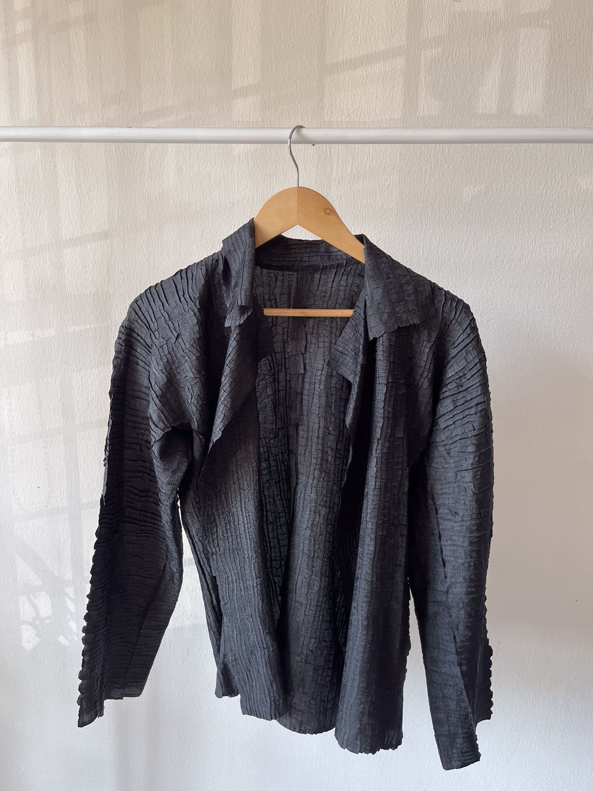 Issey Miyake × Pleats Please Issey Miyake Rare Issey Miyake Wood Skin Style Cardigan Size US M / EU 48-50 / 2 - 1 Thumbnail