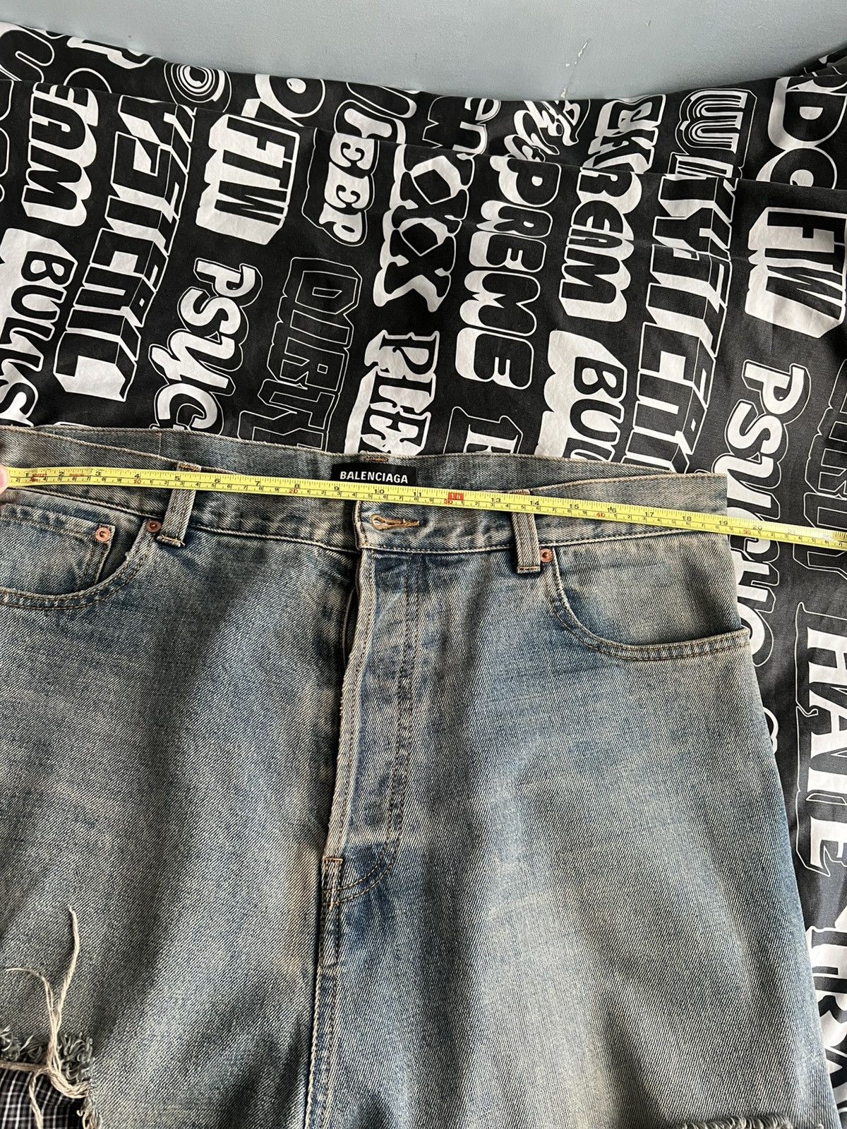 Balenciaga Balenciaga aw21 destroyed boxer jeans Size US 34 / EU 50 - 14 Thumbnail