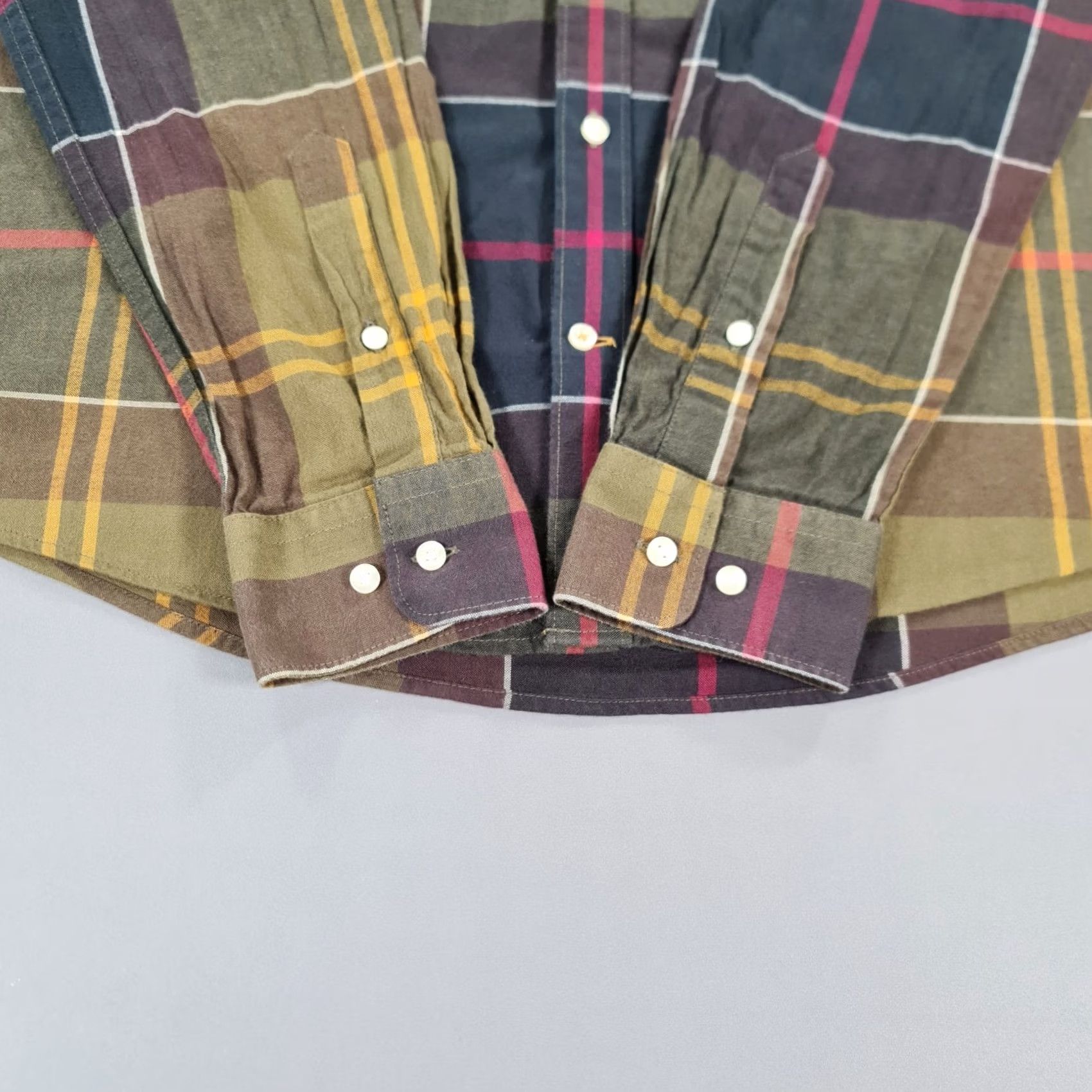 Barbour Barbour Mens Shirt Green Endsleigh Tartan Plaid Cotton Country Shirt Small Casual Mens Regular Long Sleeve Button-Up Chest Pocket Size US S / EU 44-46 / 1 - 5 Thumbnail