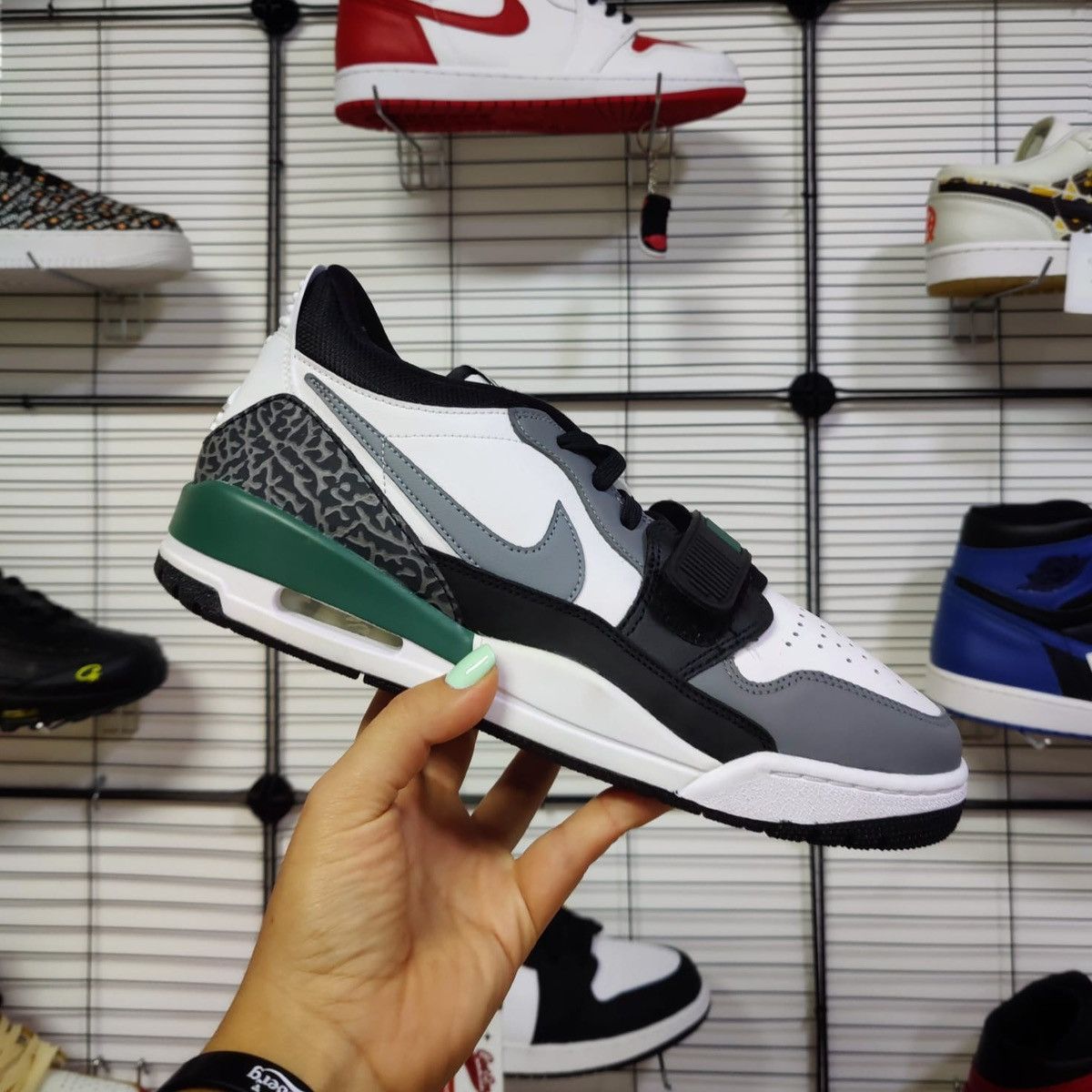 Air Jordan Legacy 312 Low Oxidized Green size EU 45-US 11 display picture 1