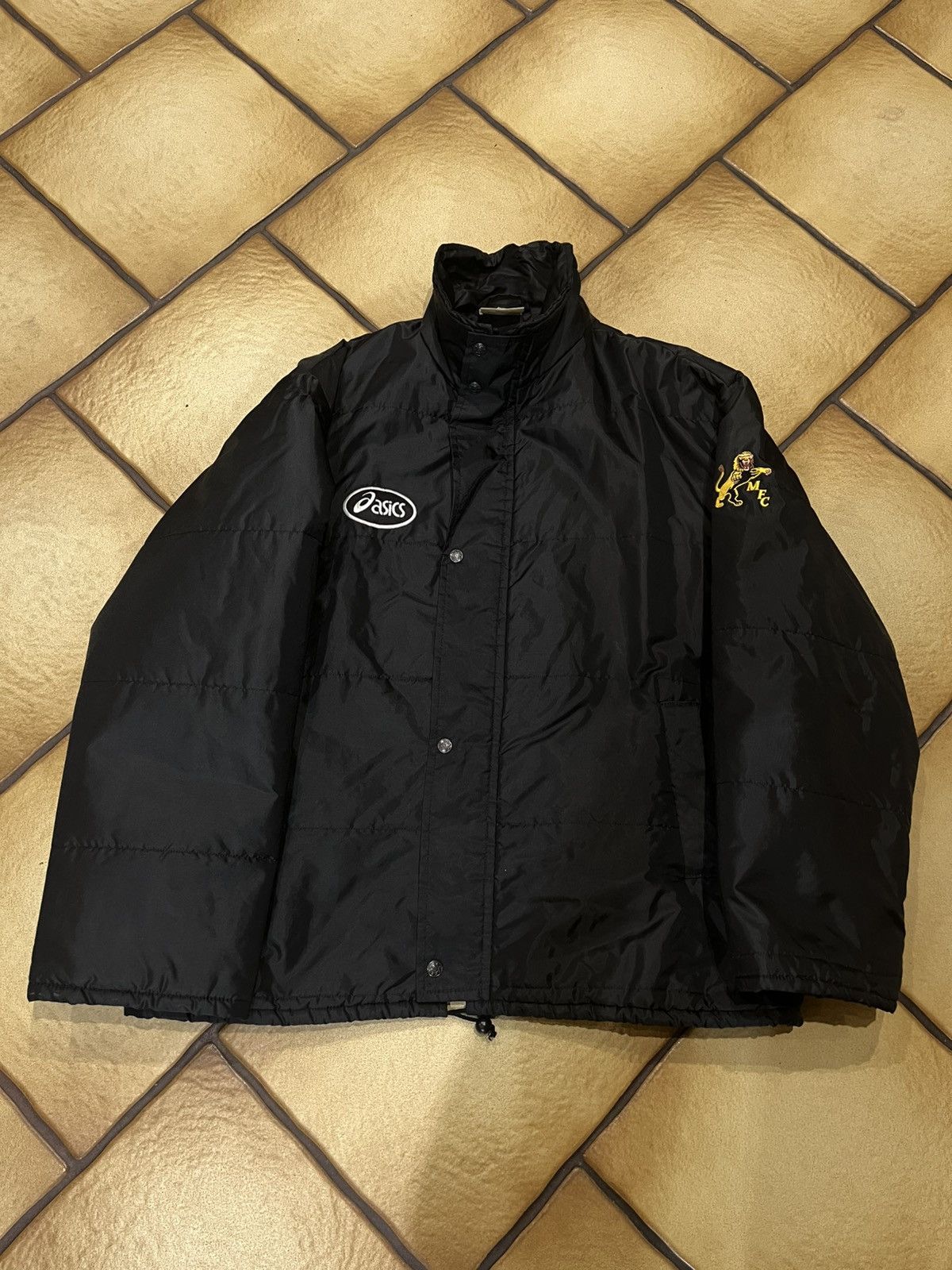 Asics × Vintage Vintage Asics Millwall 1994/96 Staff Worn Bench Coat Size US XL / EU 56 / 4 - 1 Thumbnail