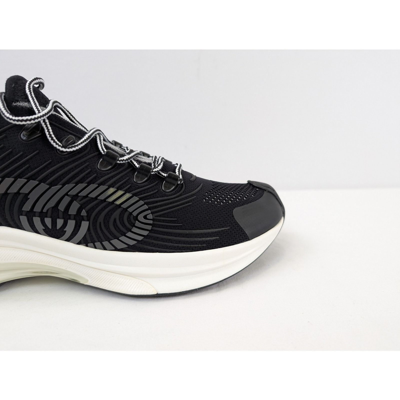 Gucci o1rshd1 Men's Run Sneakers in Black/White Size US 13 / EU 46 - 3 Thumbnail
