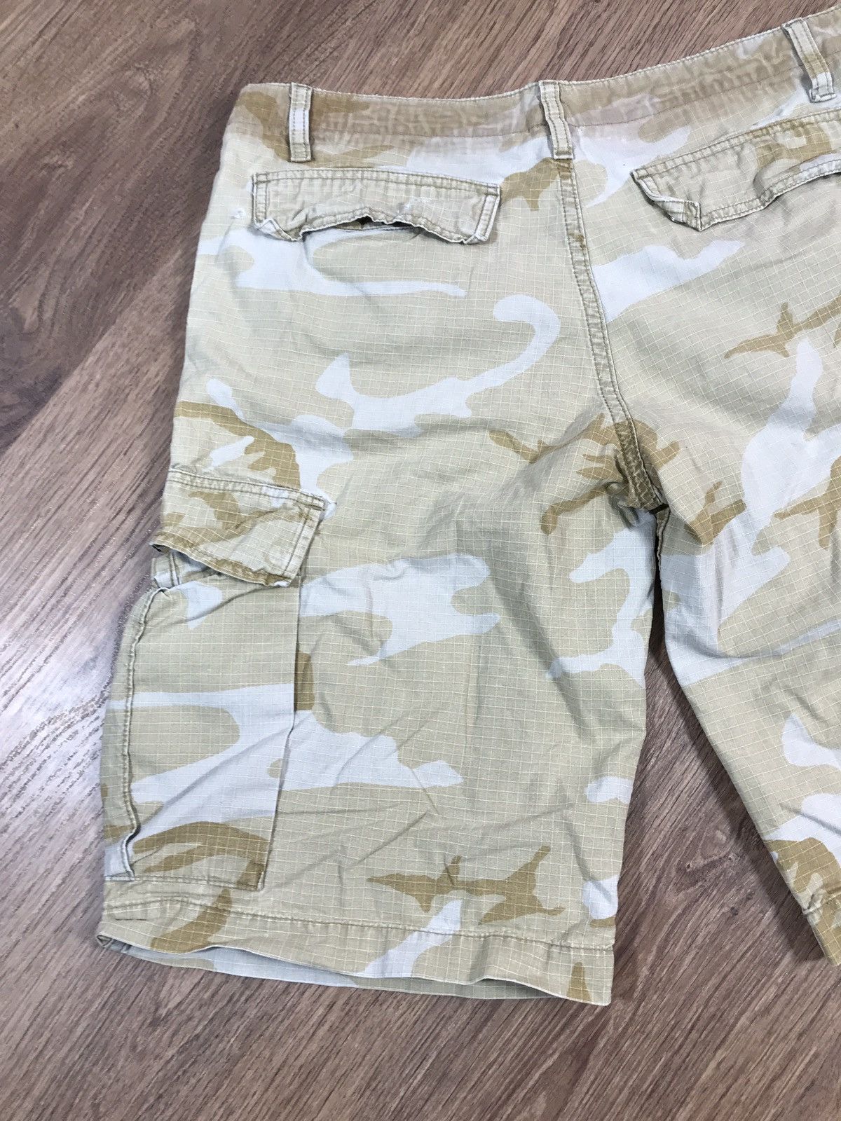 Carhartt × Vintage Vintage Carhartt Khaki Shorts Size US 31 - 11 Thumbnail