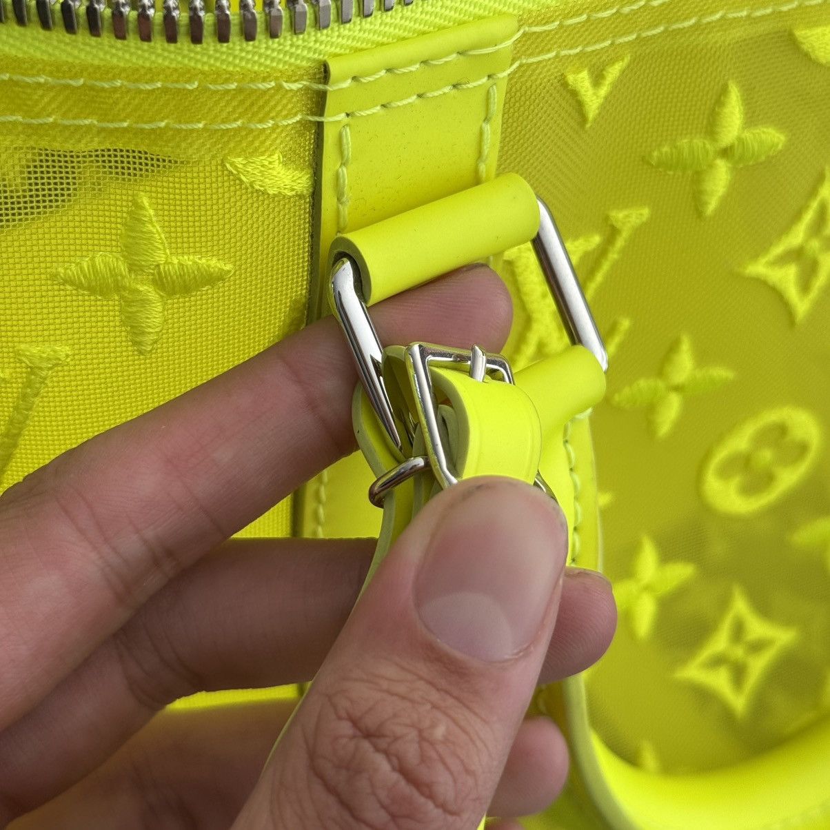 Louis Vuitton Louis Vuitton Keepall Bandouliere Yellow Mesh 50 Size ONE SIZE - 16 Thumbnail