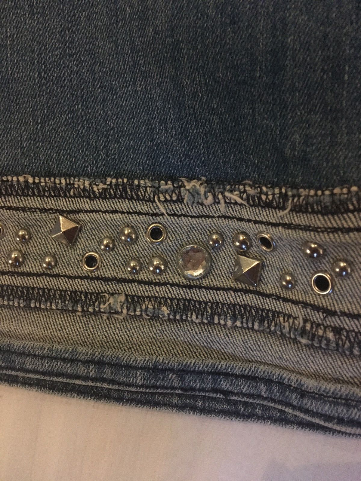 Blumarine × Vintage Cute jeweled blumarine miniskirt Size 27" / US 4 / IT 40 - 4 Thumbnail