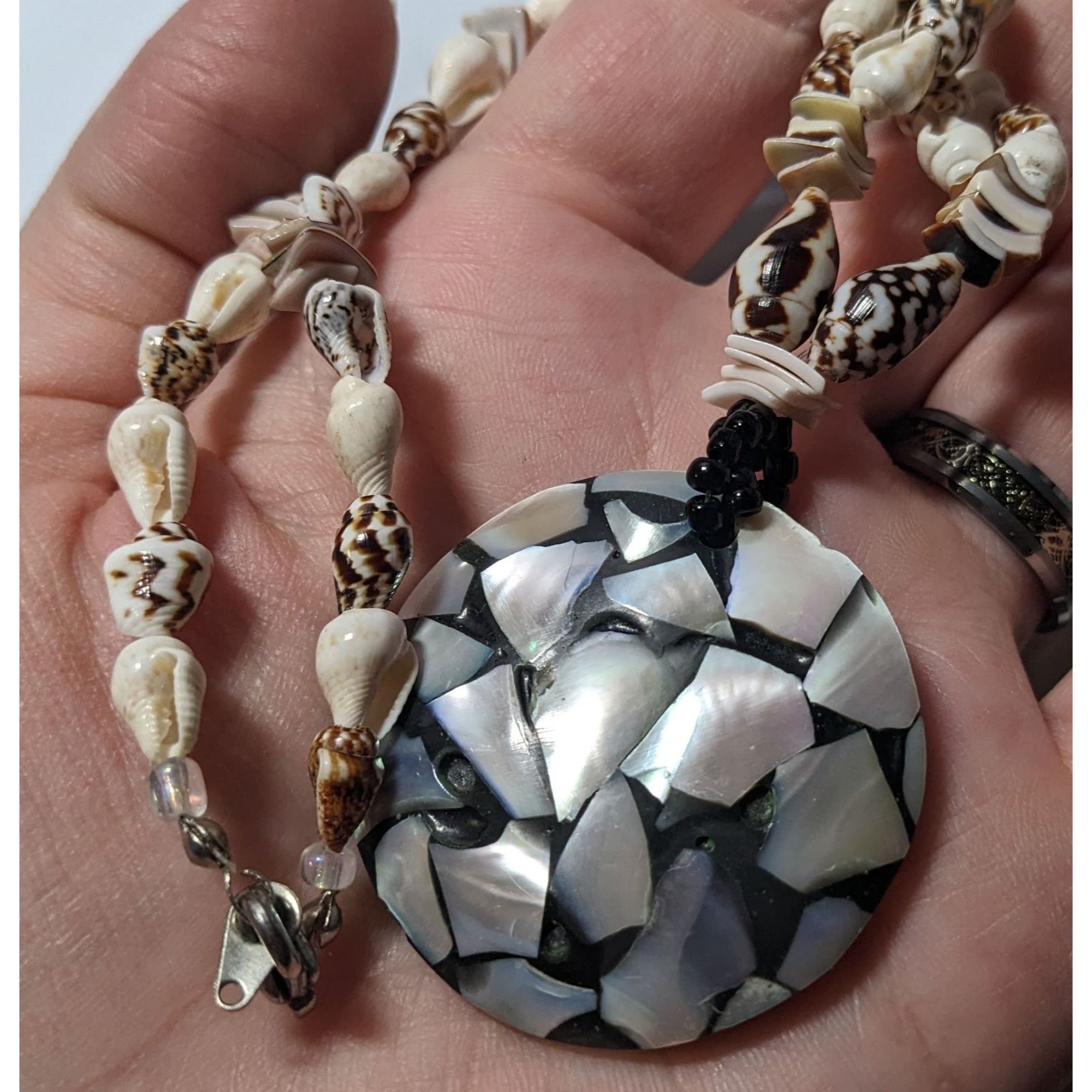 Other Vintage Shell Inlay Pendant Seashell Beaded Necklace Size ONE SIZE - 8 Thumbnail
