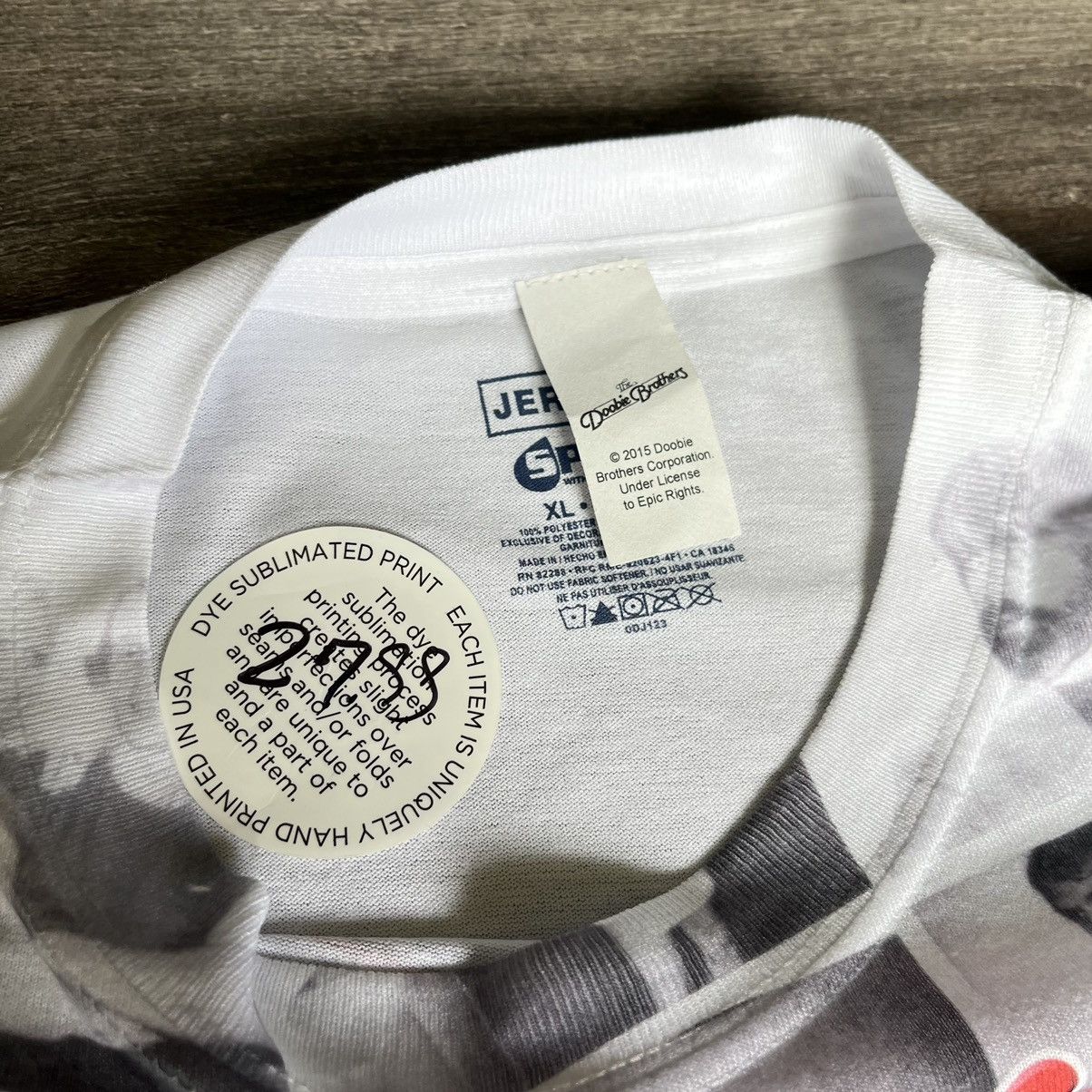 Band Tees × Vintage New Vintage The Doobie Brothers All Over Print Band Tour Tee Size US XL / EU 56 / 4 - 3 Thumbnail