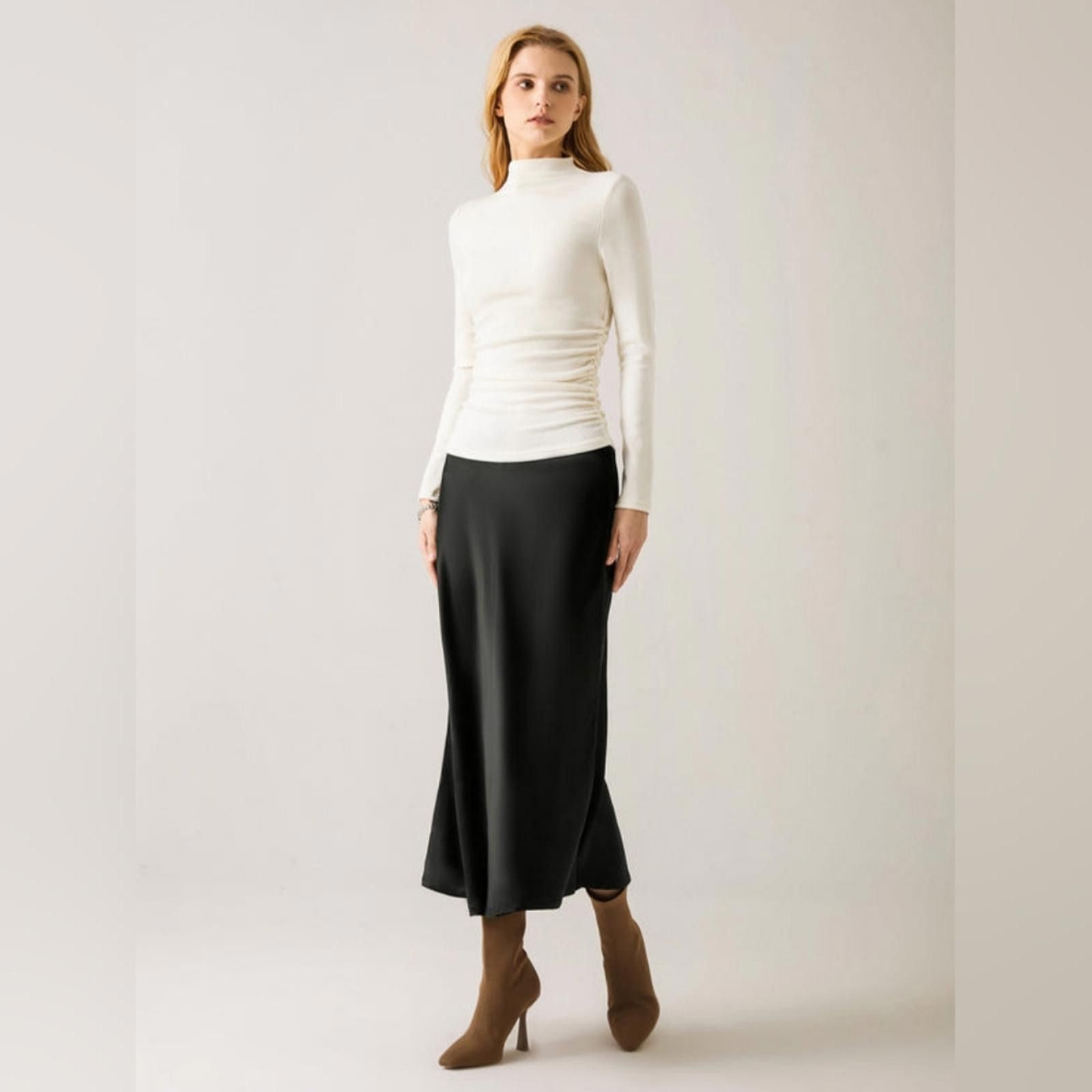 Designer Mid Thermal Ruched Sides Tuckable Mockneck Top - Off White Size M / US 6-8 / IT 42-44 - 10 Thumbnail