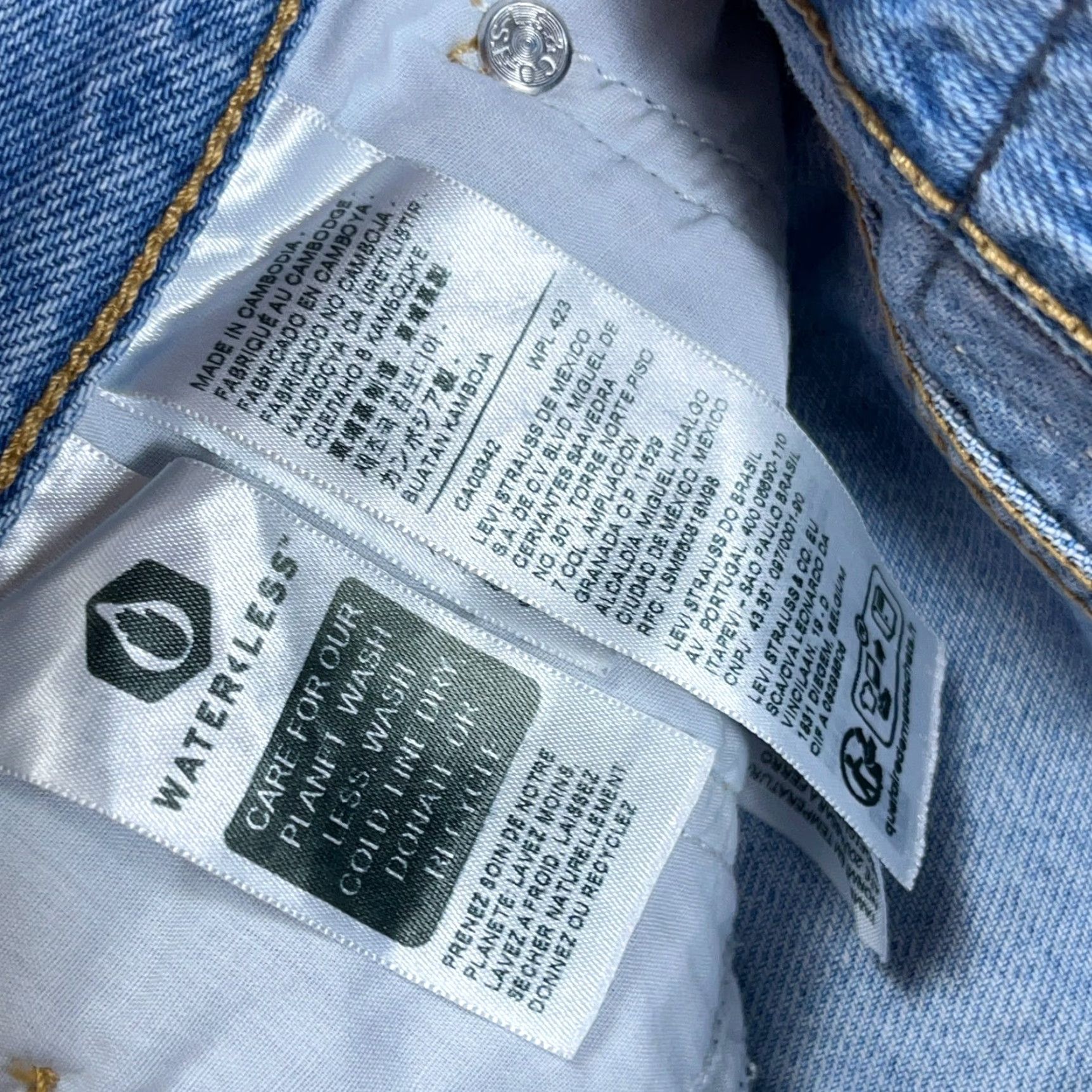Levi's Levis Mom Shorts Women 27 Cut Off Mid Length Rolled Cuff Patches 80s Retro Womens Size 27" / US 4 / IT 40 - 6 Thumbnail