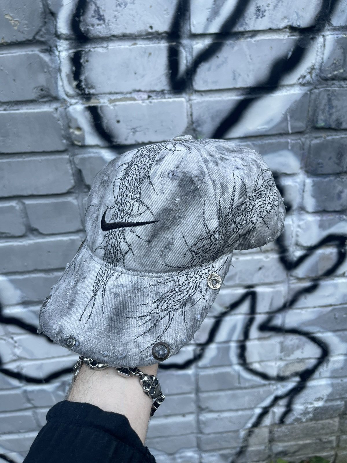 Nike Vintage cyber nike tribal distressed cap Size ONE SIZE - 2 Thumbnail
