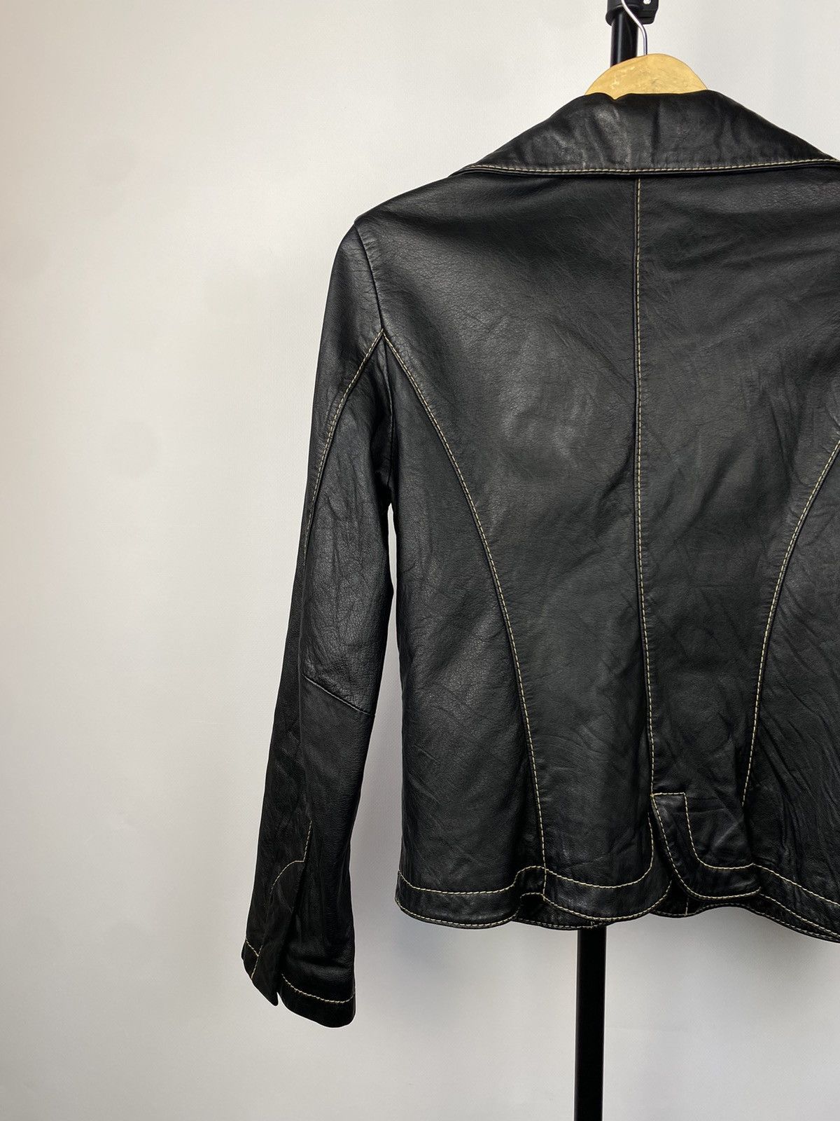 Vintage VINTAGE 90’s AGED LEONARDO CROPPED LEATHER BIKER JACKET Size M / US 6-8 / IT 42-44 - 8 Thumbnail