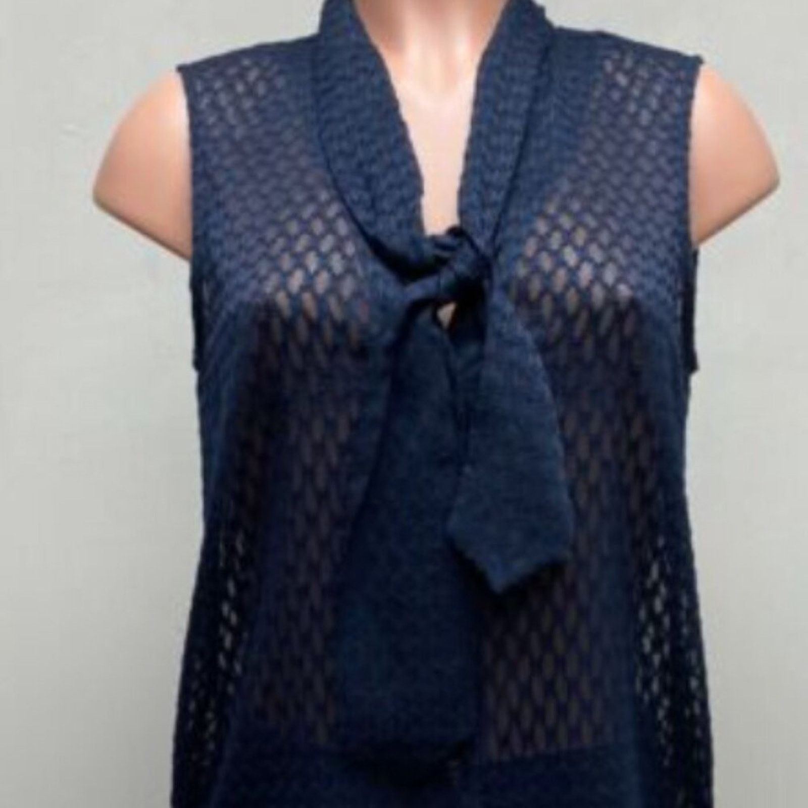 L'AGENCE L'Agence Navy Tie Neck Lace V Neck Sleeveless Sheer Blouse Size L / US 10 / IT 46 - 8 Thumbnail