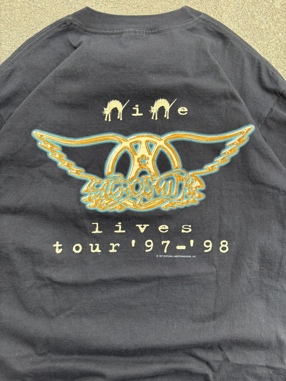 Band Tees Vintage 1997-98 Aerosmith Nine Lives Tour T Shirt Size US L / EU 52-54 / 3 - 5 Thumbnail