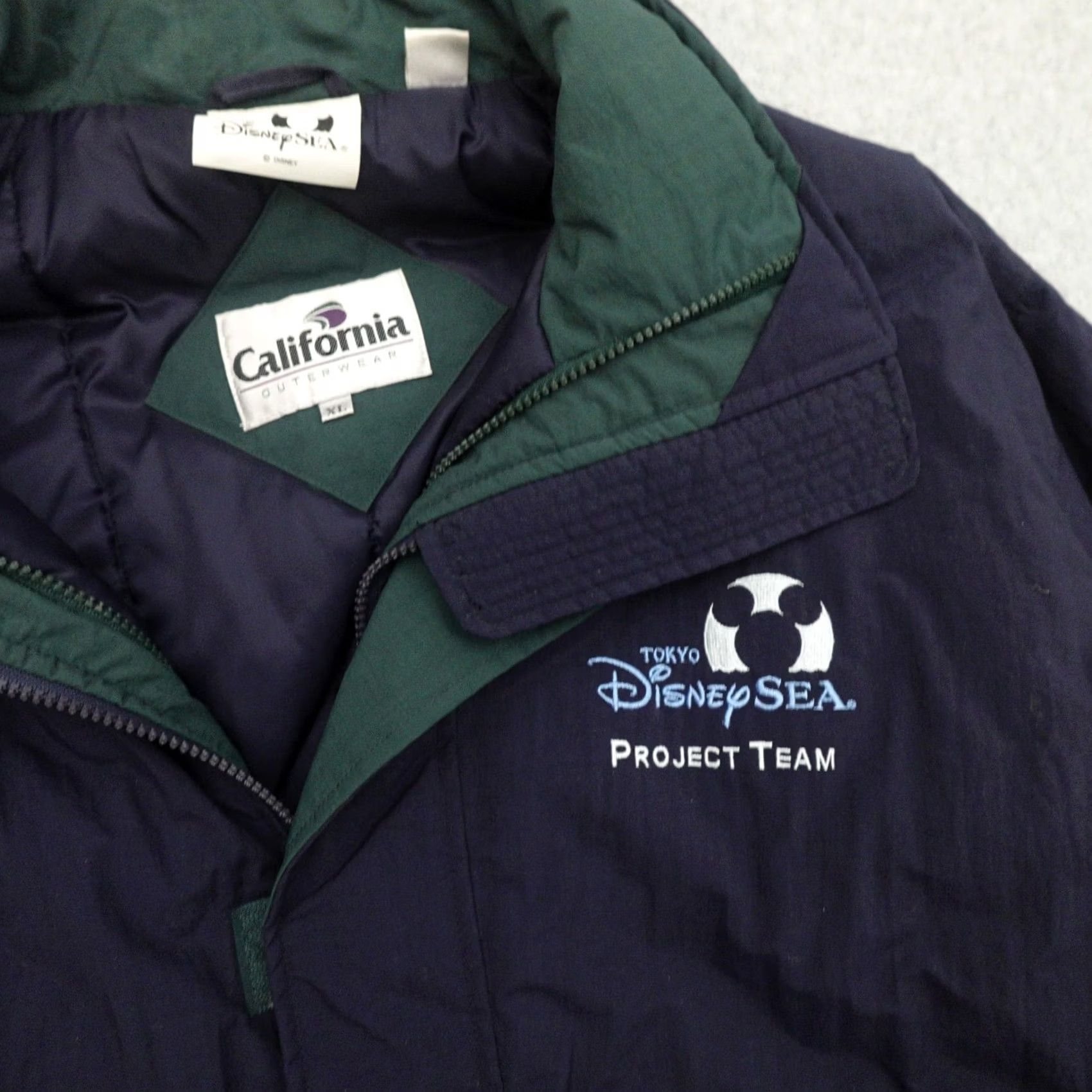 Disney VINTAGE Disney Tokyo DisneySea Crew Jacket XL Blue Men Full Zip 2000s Mens Disney Crew Jacket XL Blue Size US XL / EU 56 / 4 - 3 Thumbnail