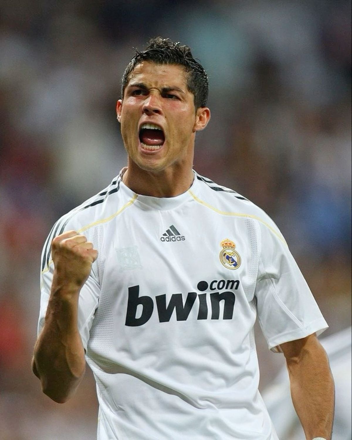 Vintage 2009/2010 Real Madrid Soccer Jersey Size S / US 4 / IT 40 - 1 Thumbnail