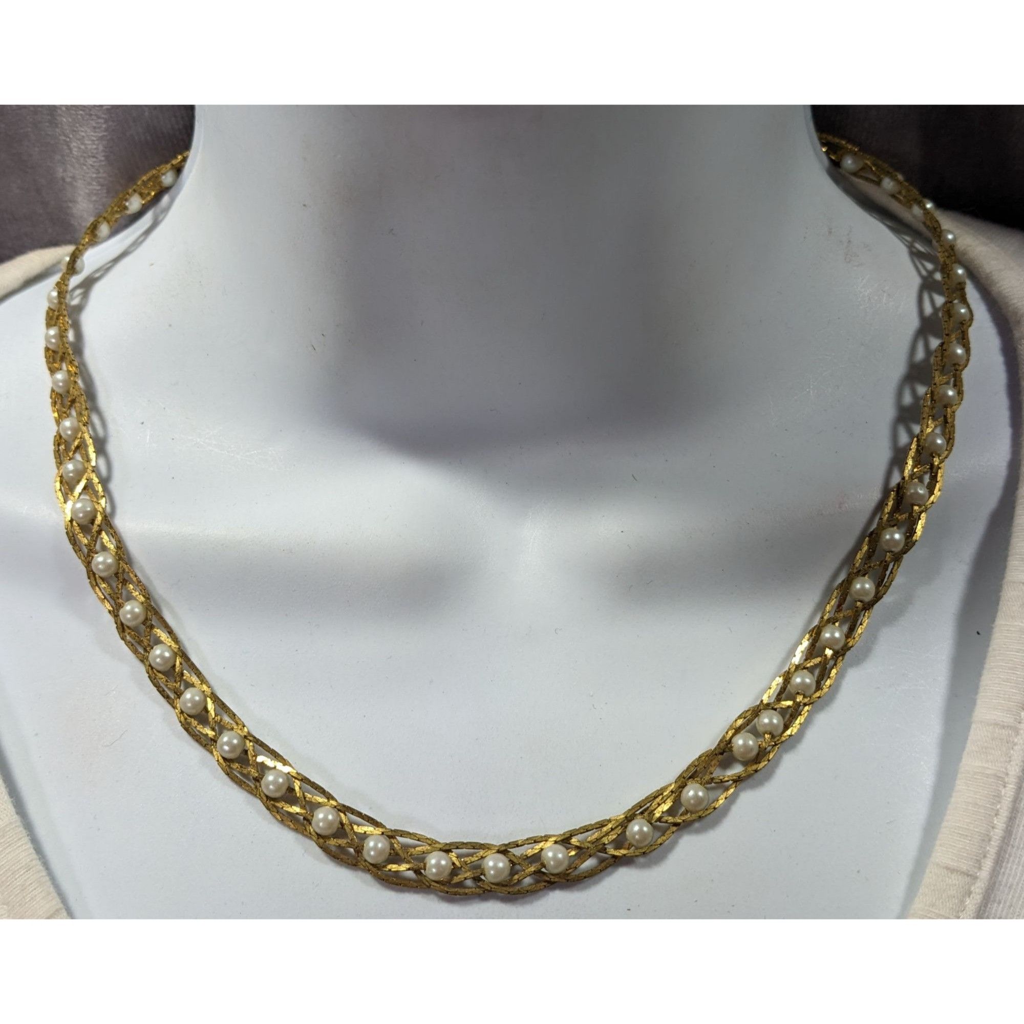 Other Vintage Avon Braided Gold Tone Faux Pearl Beaded Necklace Size ONE SIZE - 6 Thumbnail