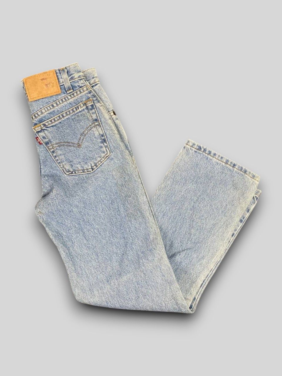 Levi's vintage levis 550 relaxed fit lightwash slim denim Size US 26 / EU 42 - 1 Thumbnail