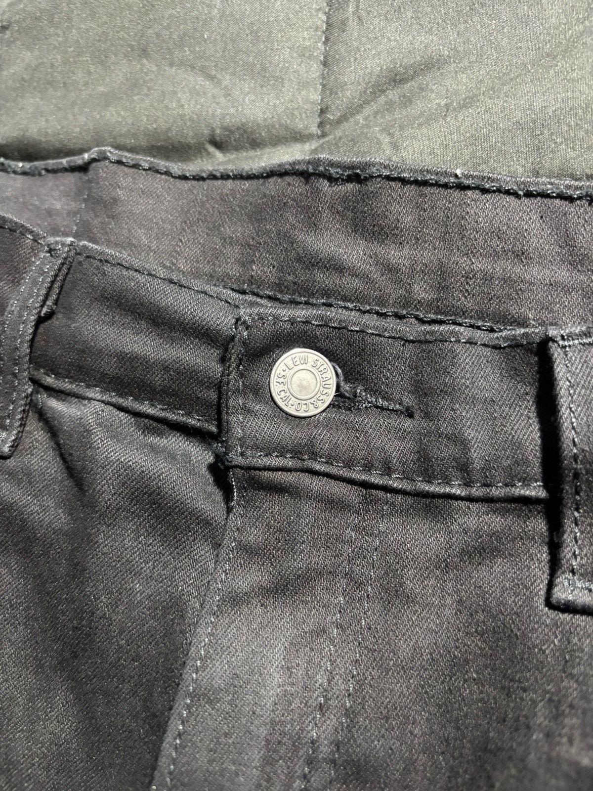 Levi's Levi’s Black Low Rise Size US 30 / EU 46 - 2 Thumbnail