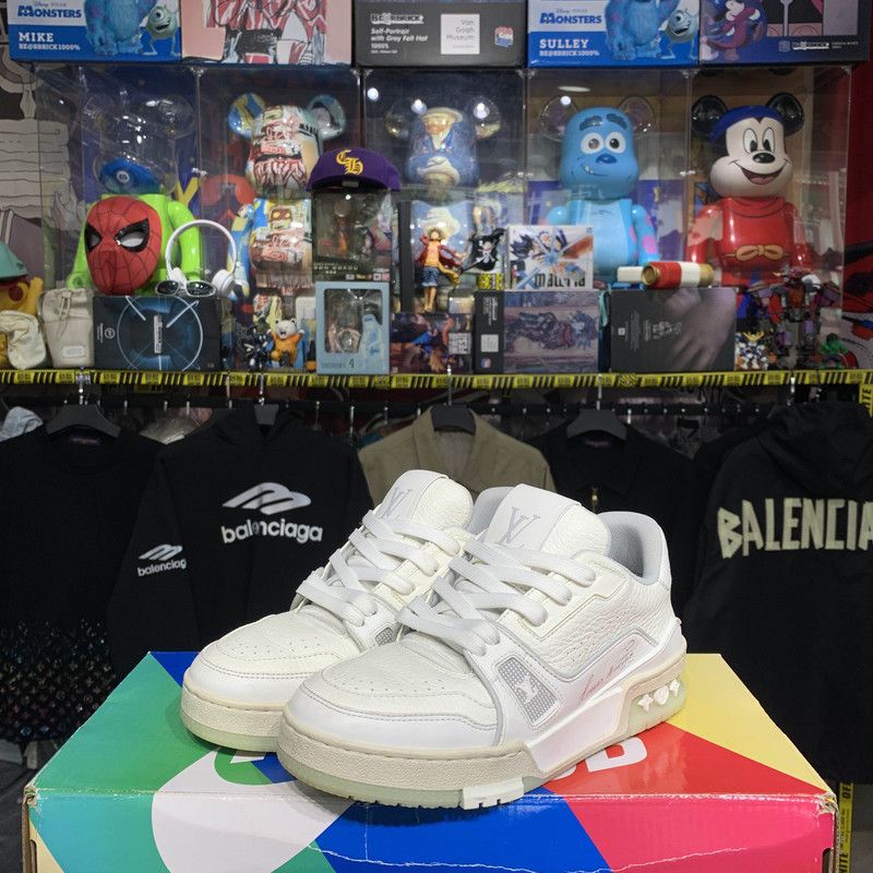 Louis Vuitton Louis Vuitton Trainer Fashion Sneakers in White 0079 Size US 8 / IT 38 - 1 Thumbnail