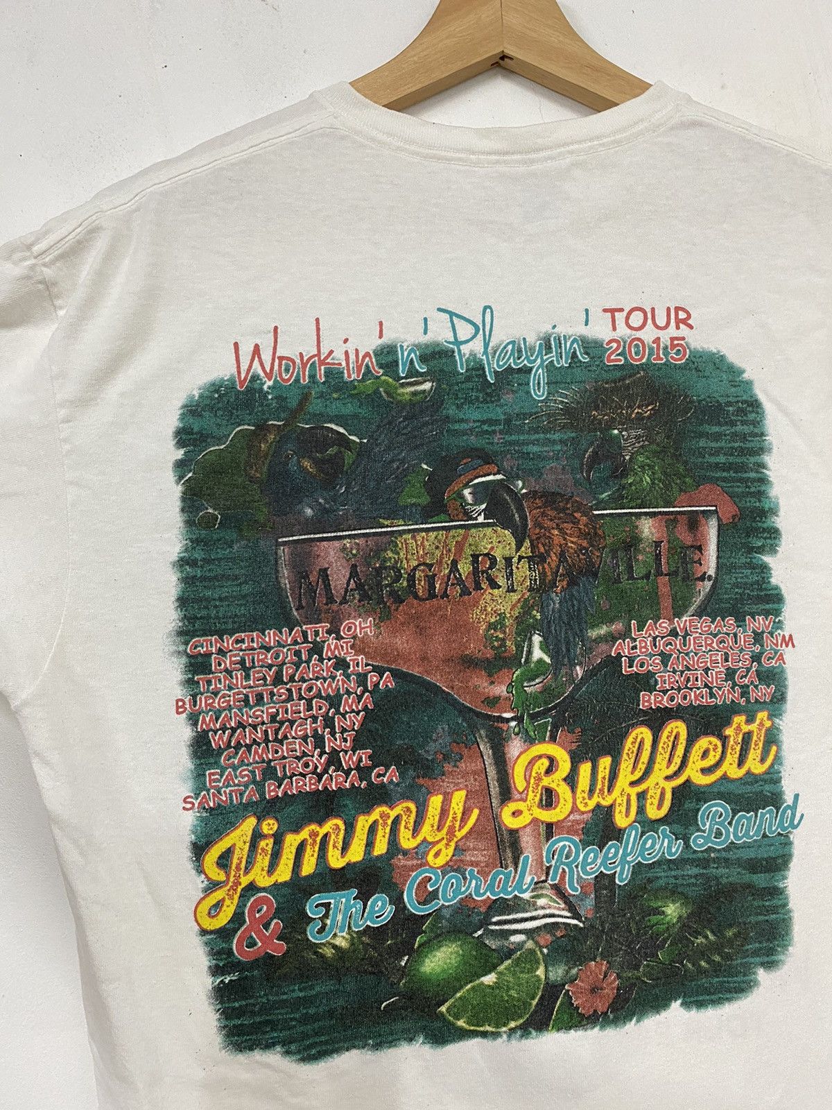 Band Tees Jimmy Buffett Tour 2015 Size US L / EU 52-54 / 3 - 4 Thumbnail