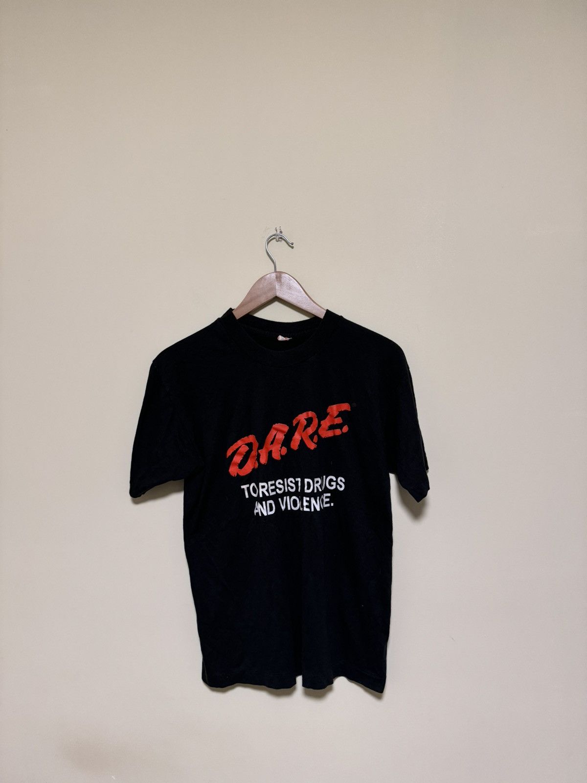 Other × Vintage D.A.R.E To Resist Drugs And Violence Tee Size US M / EU 48-50 / 2 - 1 Thumbnail