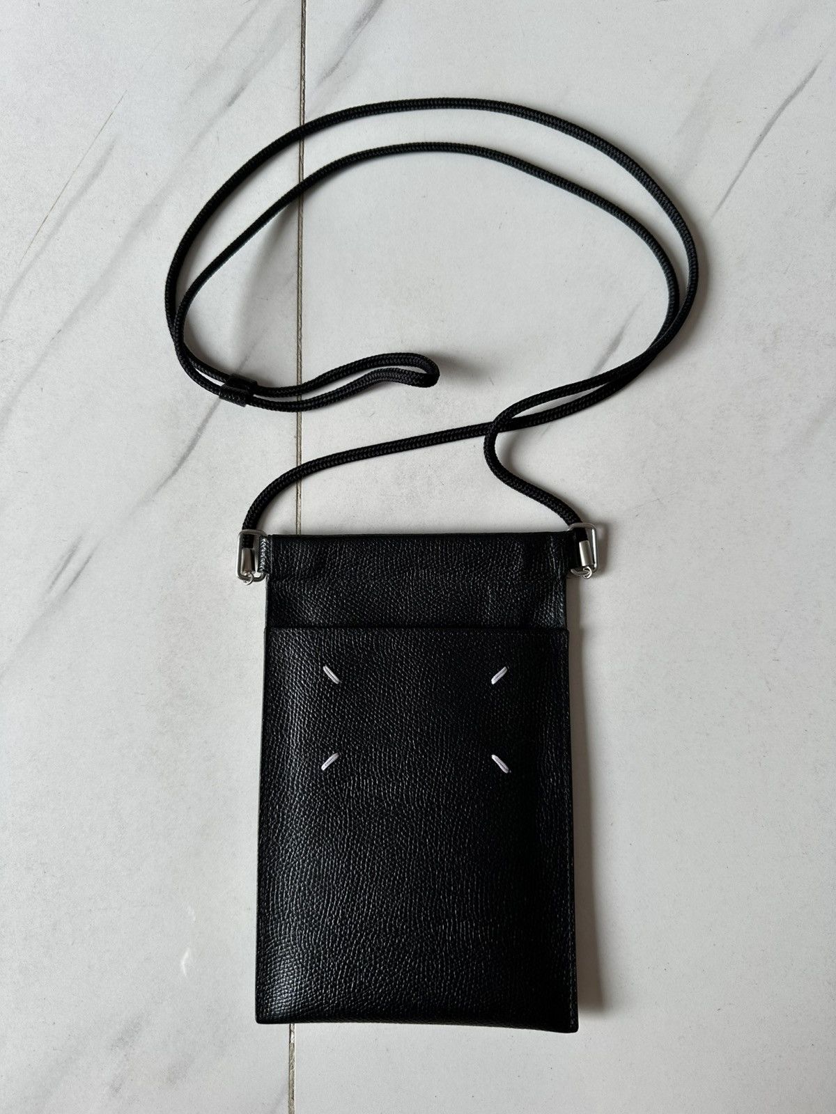 Maison Margiela Maison Margiela Black Grained Leather Phone Pouch Size ONE SIZE - 1 Thumbnail
