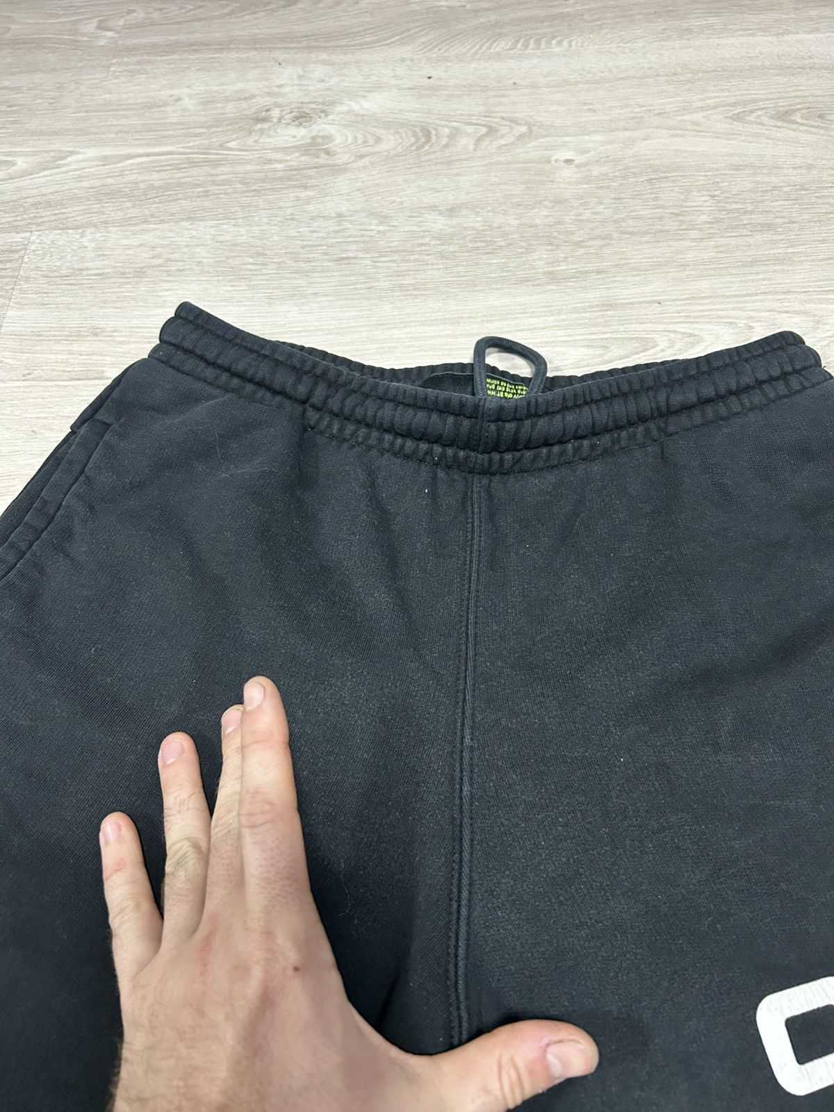 Off-White OFFWHITE short Pants black Size M 32” faded black Size US 32 / EU 48 - 10 Thumbnail