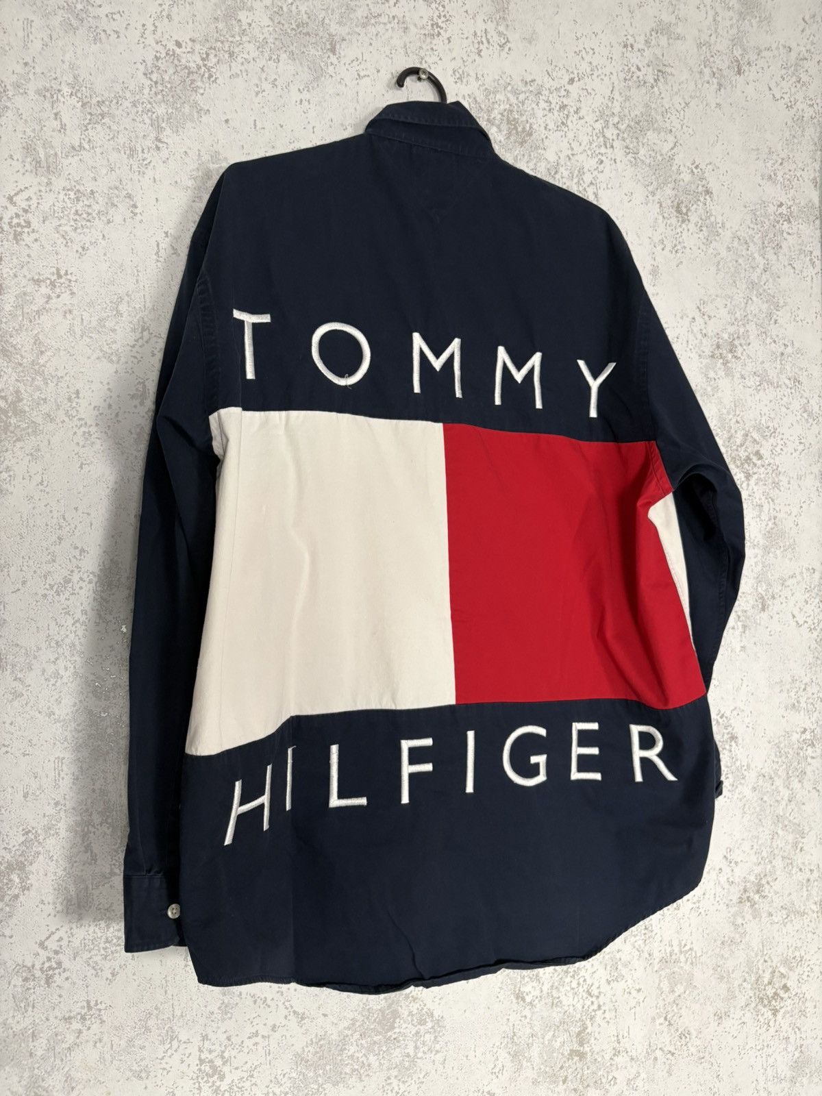 Tommy Hilfiger Vintage Tommy Hilfiger Big Flag Block 90s Shirt Saipan M Y2K Size US M / EU 48-50 / 2 - 3 Thumbnail