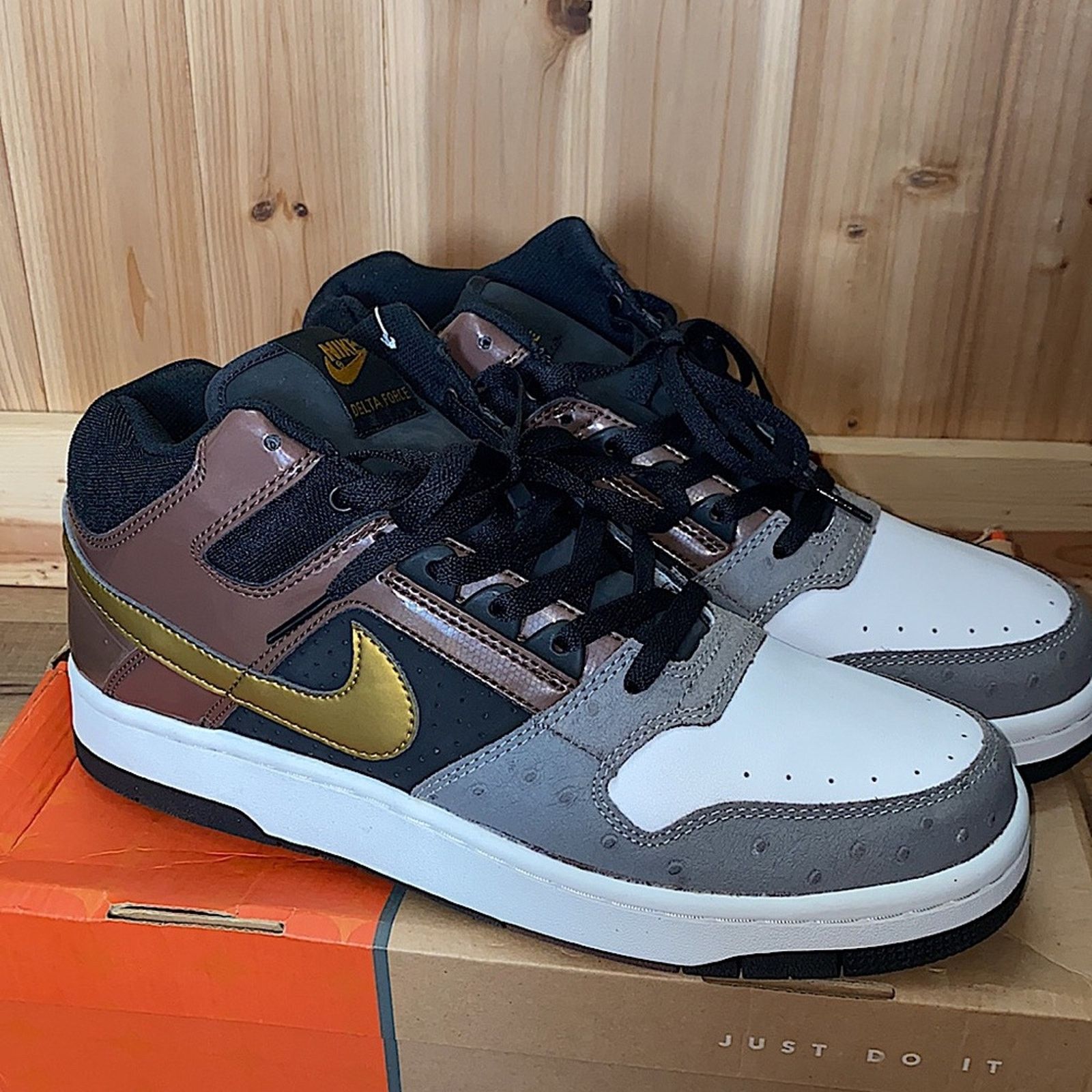 Nike 2005 Nike Delta Force 3/4 deluxe Mitas Size US 10.5 / EU 43-44 - 2 Thumbnail