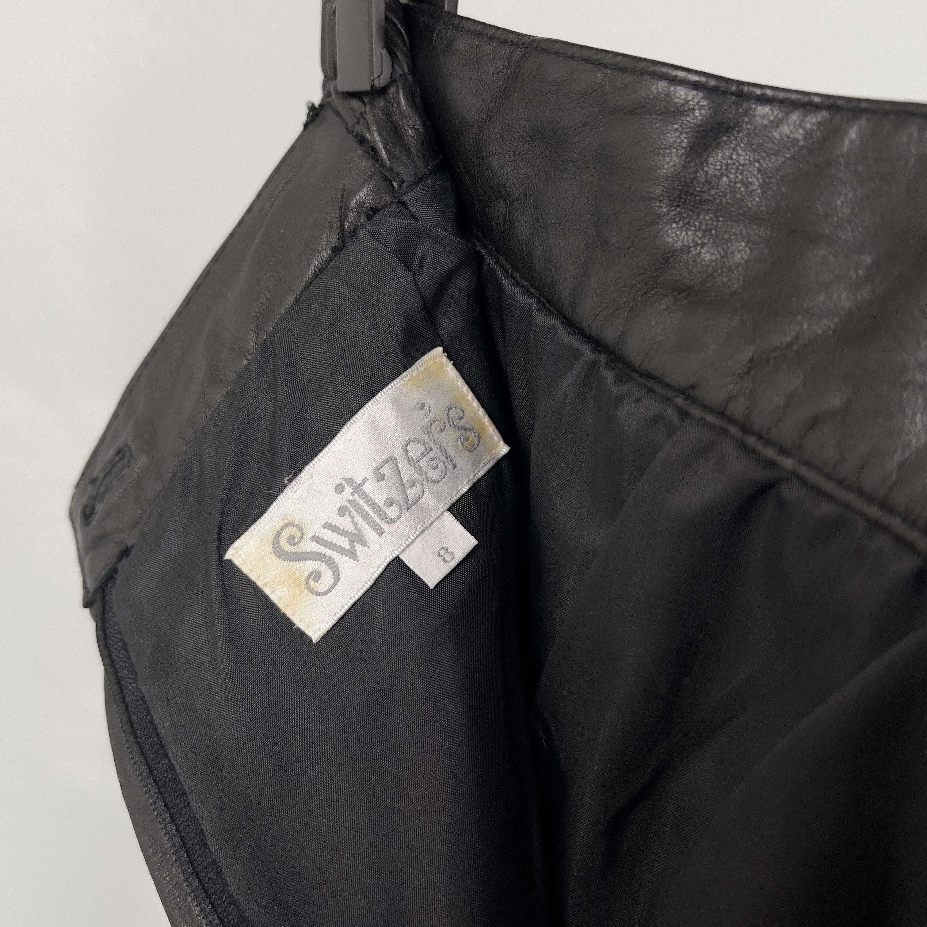 Vintage Vintage 1980s Switzer's Black Genuine Leather Skirt Size 26" / US 2 / IT 38 - 5 Thumbnail