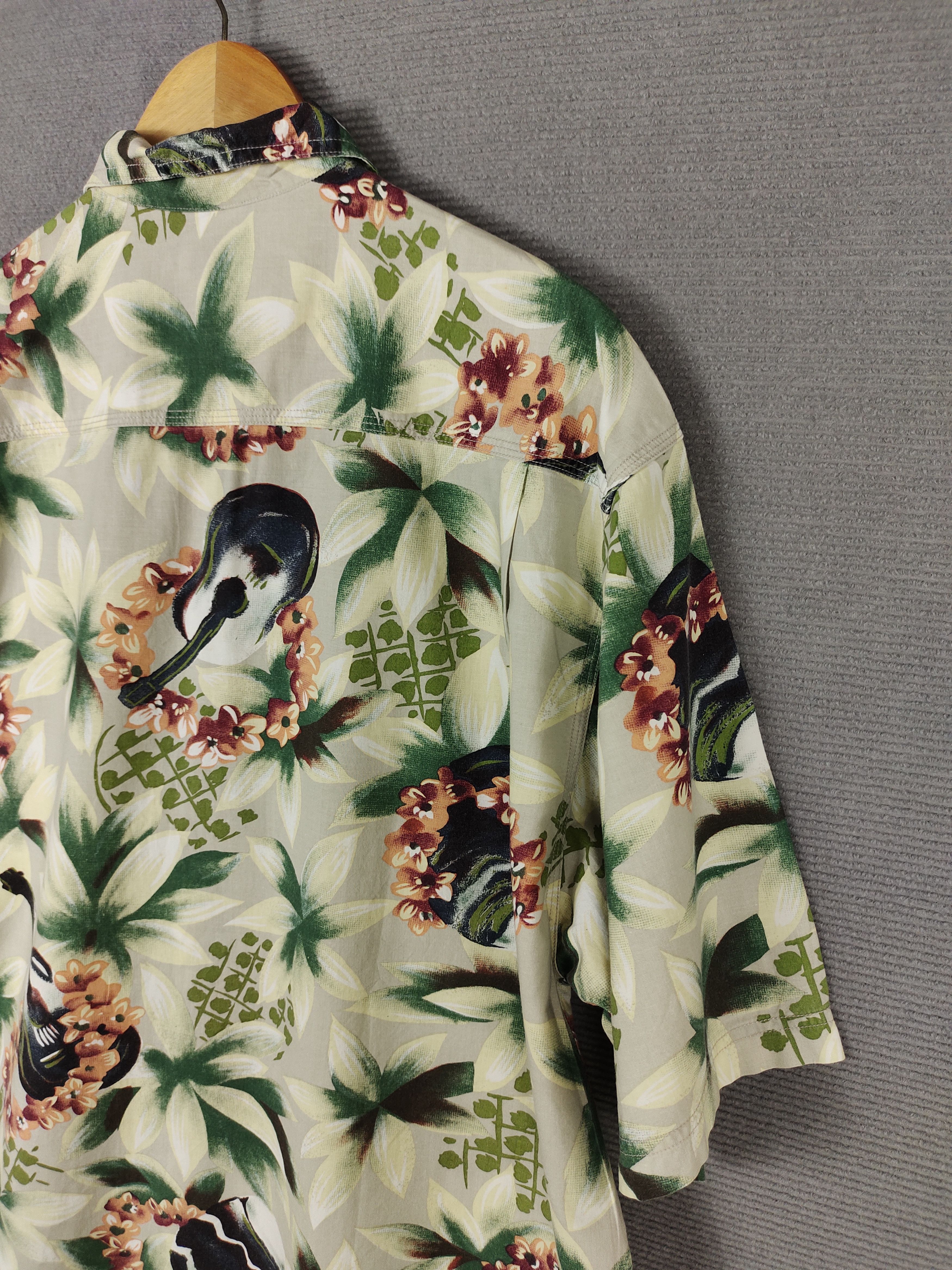 Tommy Bahama 1990s Tommy Bahama Guitar & Flower Printed Hawaiian Shirt Size US M / EU 48-50 / 2 - 9 Thumbnail