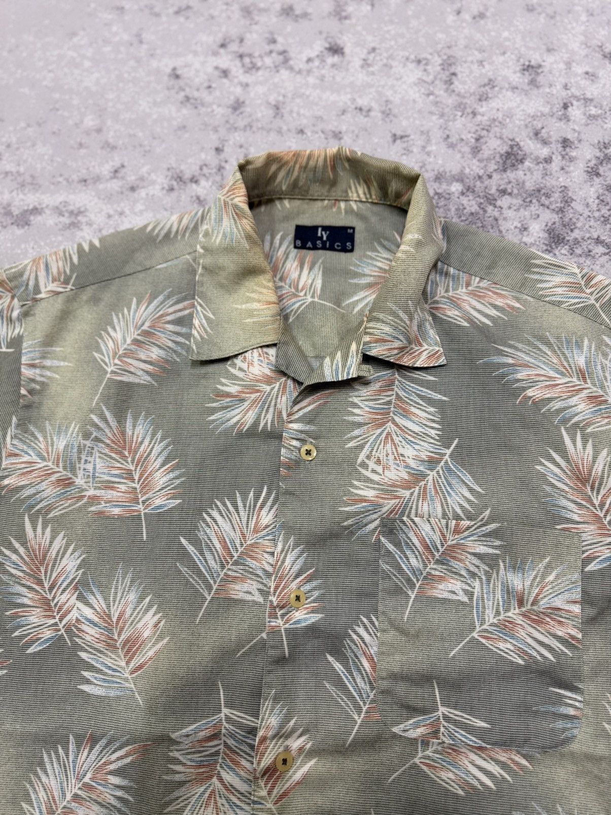 Japanese Brand VINTAGE IY BASICS FLORA DESIGN HAWAII BUTTON UP SHIRT Size US M / EU 48-50 / 2 - 4 Thumbnail
