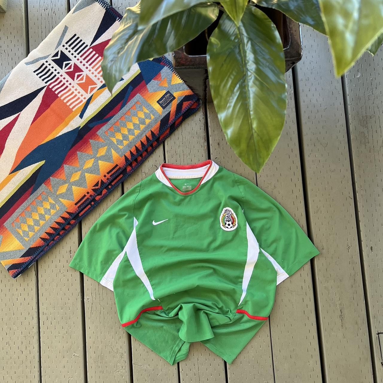 Nike MEXICO soccer jersey 03/04 HOME NIKE VINTAGE JERSEY Size US M / EU 48-50 / 2 - 4 Thumbnail