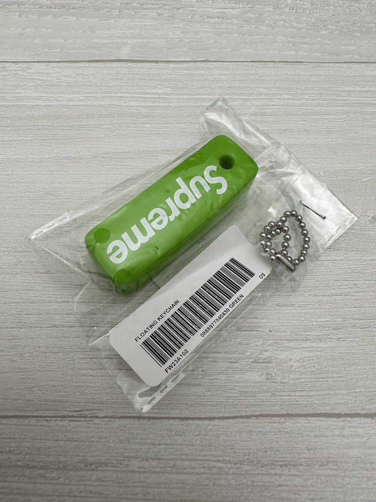 Supreme Supreme Neon Green " Floating " Logo Puffy Puffer FW23 Size ONE SIZE - 2 Thumbnail