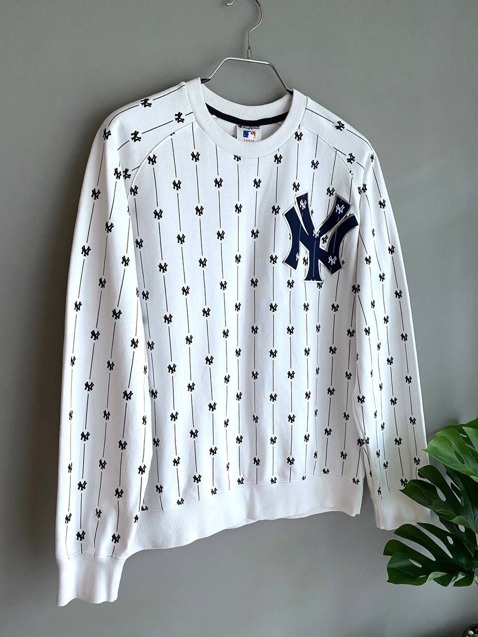 Champion × MLB × New York Yankees Champion x MLB New York Yankees Multilogo Sweatshirt, Size L Size US L / EU 52-54 / 3 - 2 Thumbnail