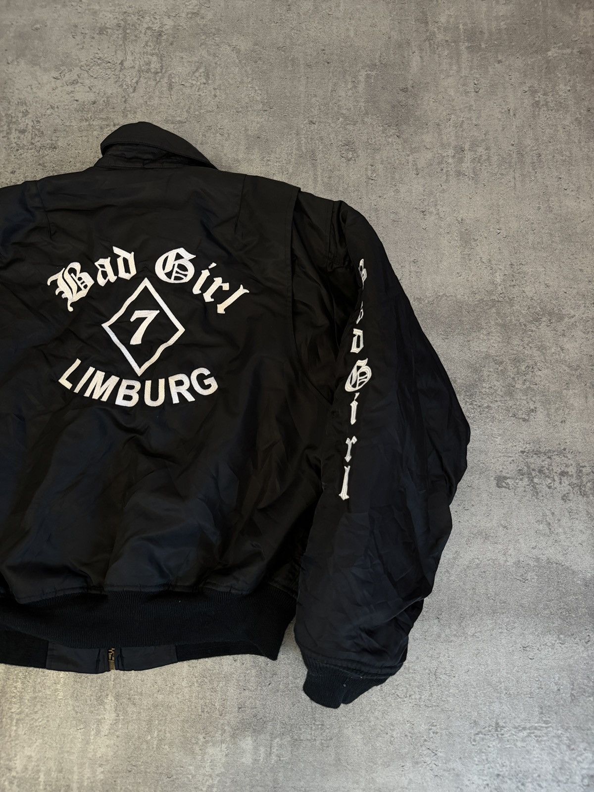 Vintage Bomber Flying Jacket Bad Girl boxy black vintage USA MA-1 Size US S / EU 44-46 / 1 - 3 Thumbnail