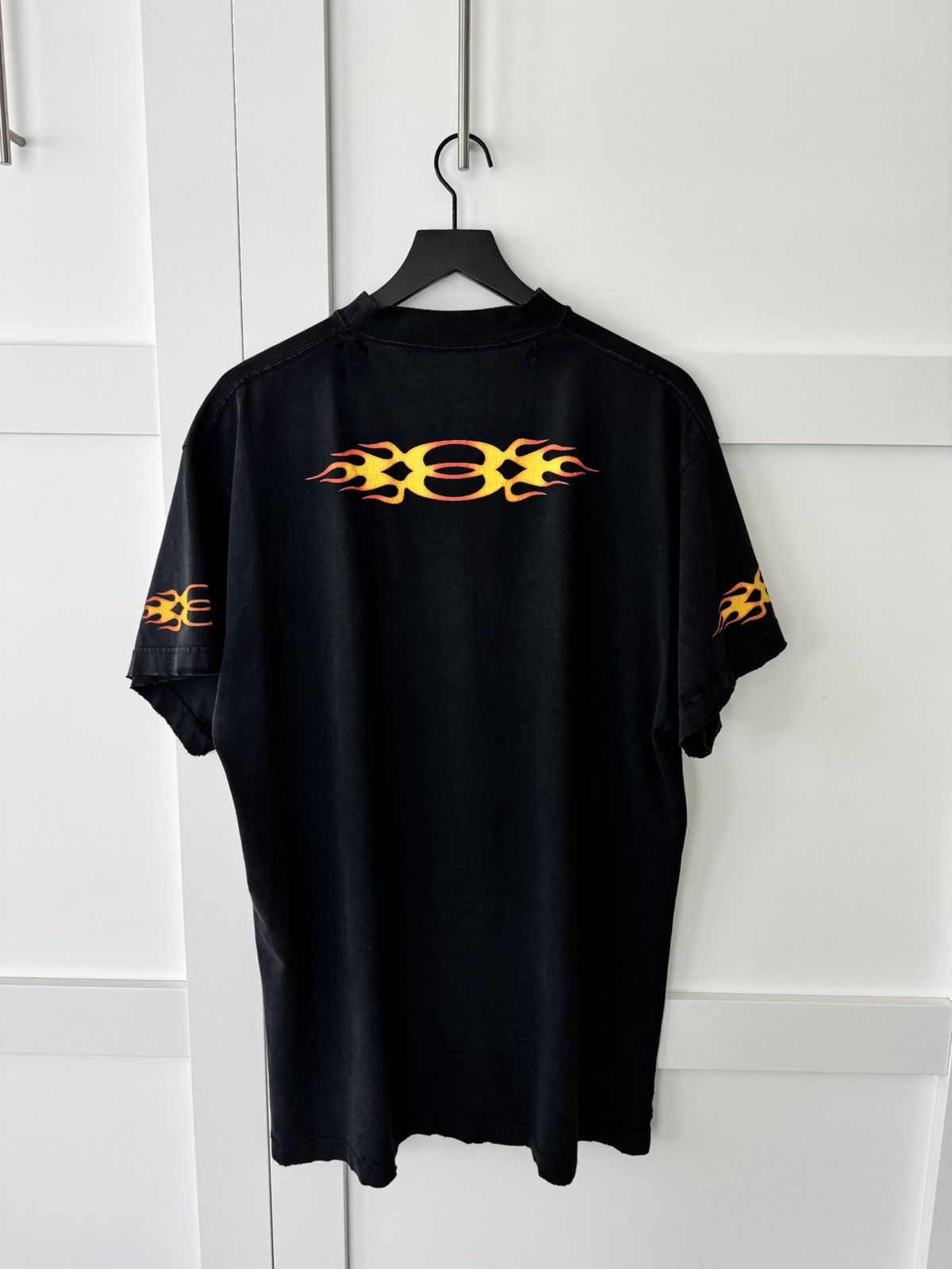 Balenciaga Balenciaga Burning Unity Distressed Tee Size US S / EU 44-46 / 1 - 2 Thumbnail