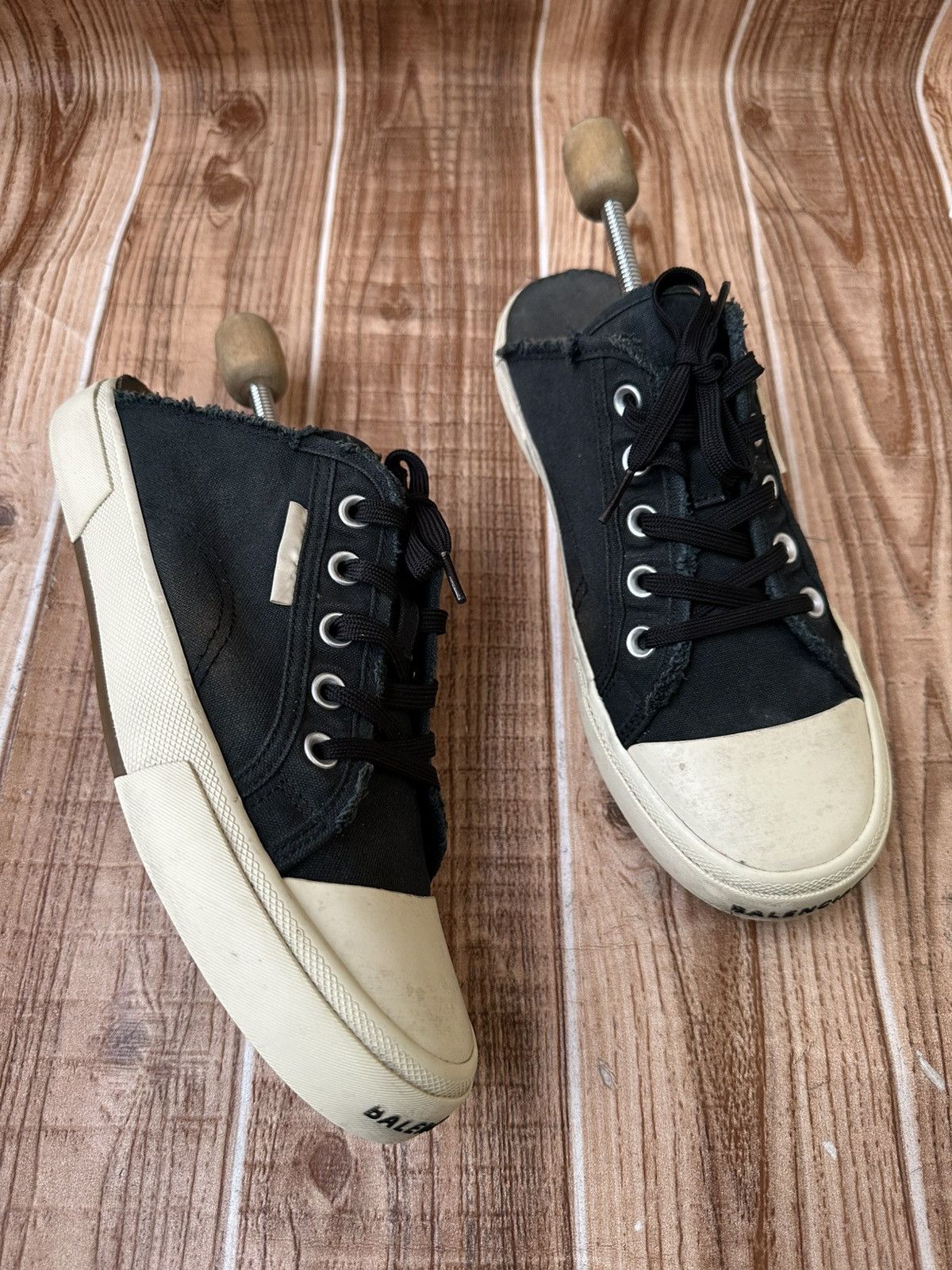 Balenciaga Balenciaga Paris Canvas Distress Black Low Mules Size US 9 / EU 42 - 13 Thumbnail