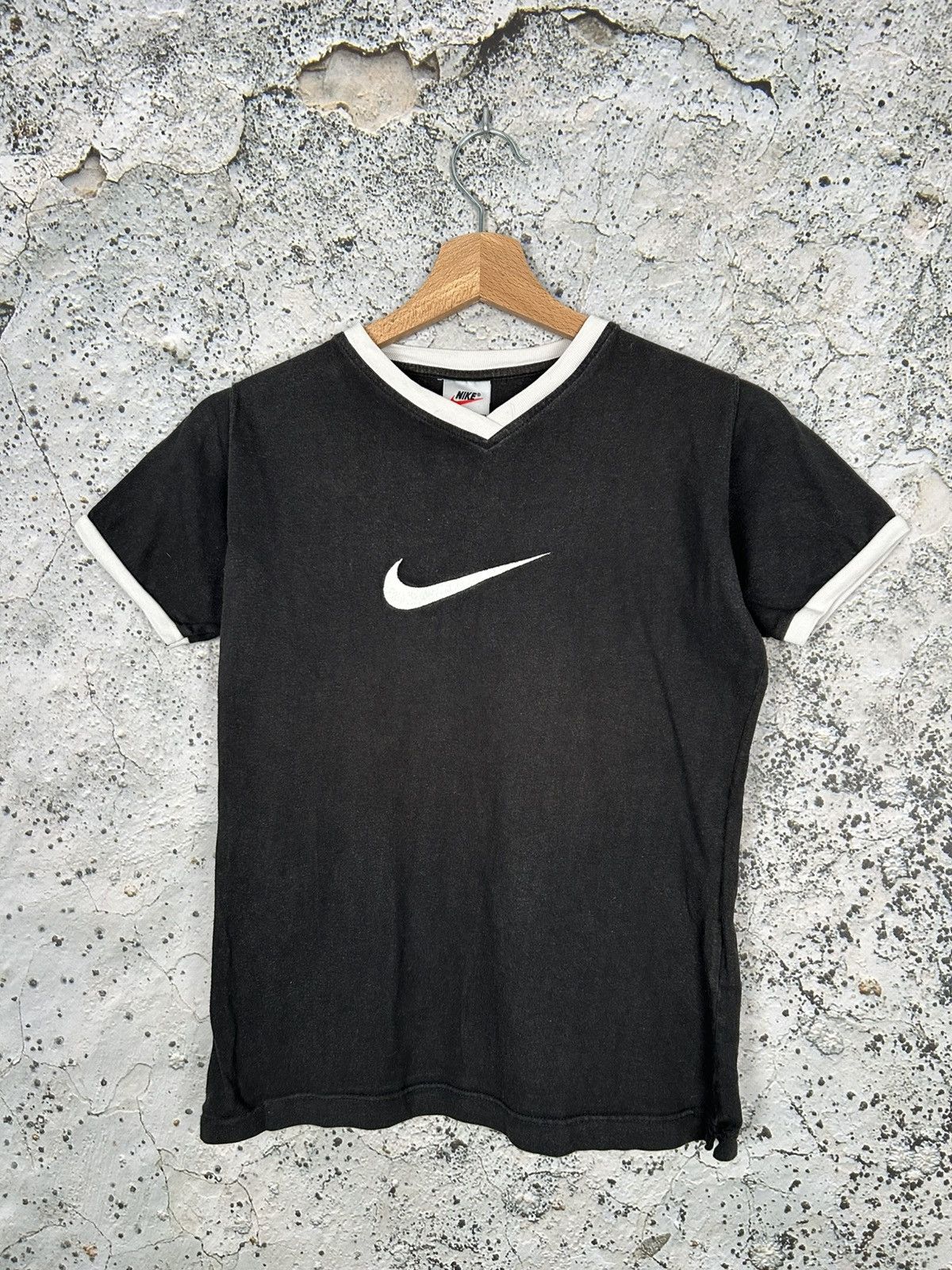 Nike Vintage Nike 90s Big Swoosh Tee Rap Skate Sport Retro Size US XS / EU 42 / 0 - 1 Thumbnail