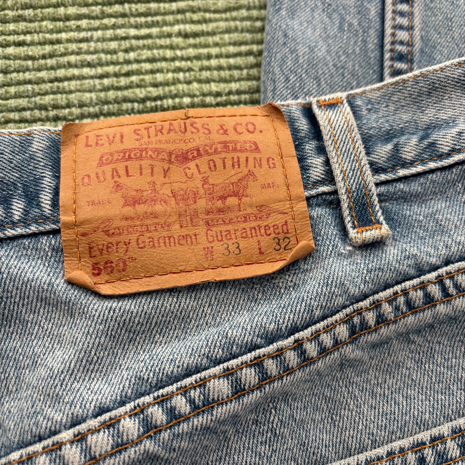 Levi's Vintage 90s Levis 560 Distressed Light Wash Tapered Jeans Size US 33 - 3 Thumbnail
