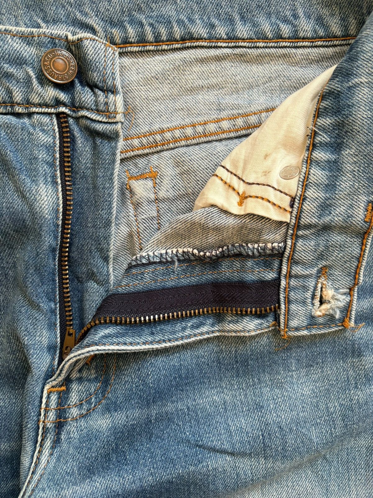 Levi's SALES🔥Vintage 90s Levis 505 Blue Wash Jeans Size US 26 / EU 42 - 9 Thumbnail