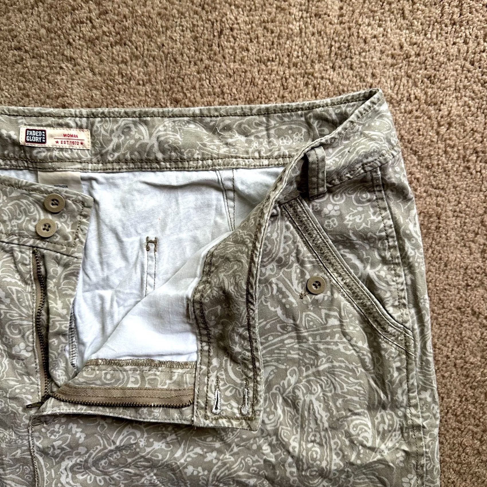 Faded Glory Faded Glory Pants Womens 22W Capri High Rise Floral Light Green Size 40" / US 18 - 3 Thumbnail