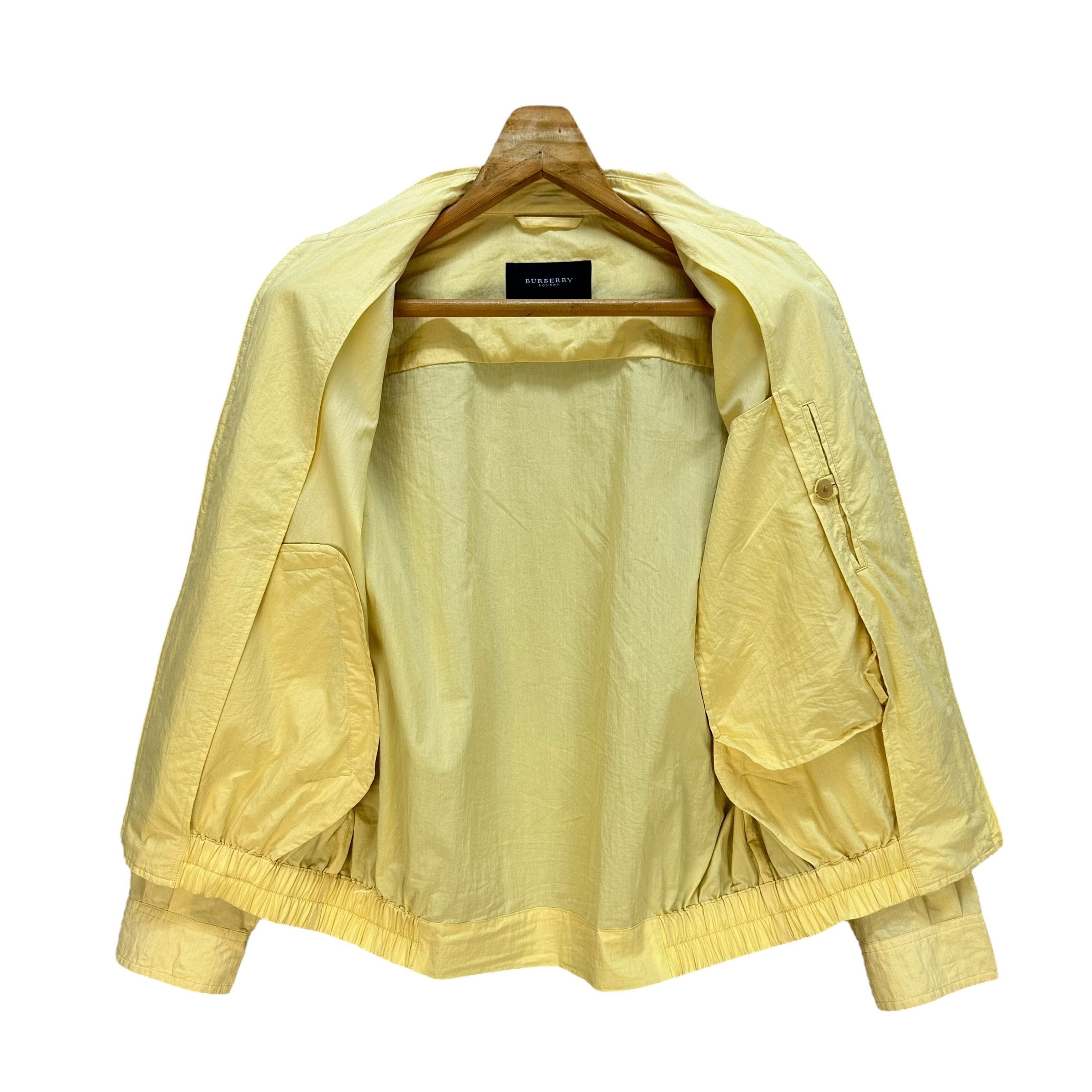 Burberry BURBERRY London Yellow Light Jacket #A45-1071 Size US S / EU 44-46 / 1 - 8 Thumbnail