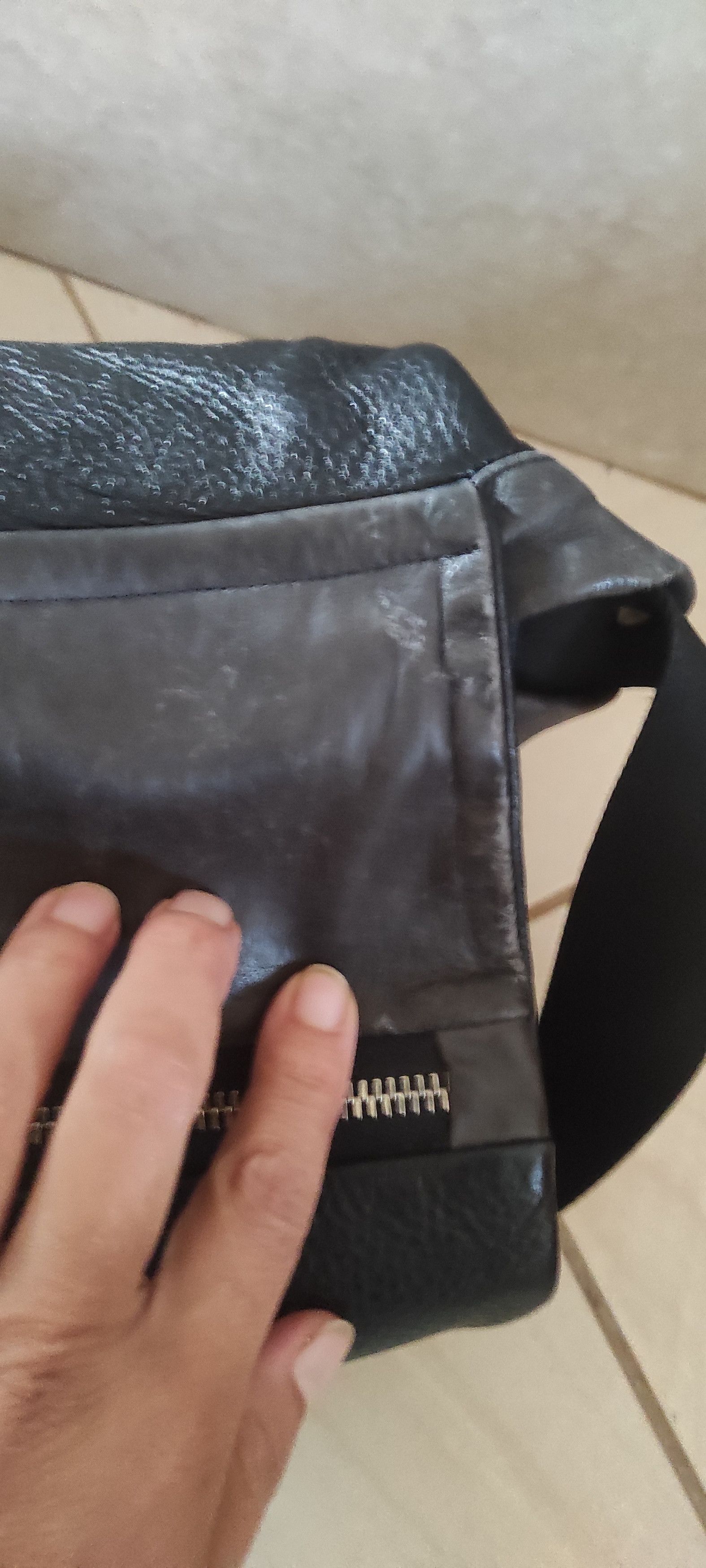 Leather × Mandarina Duck Vintage Mandarina Duck Leather Crossbody Bag Silver Hardware Size ONE SIZE - 8 Thumbnail