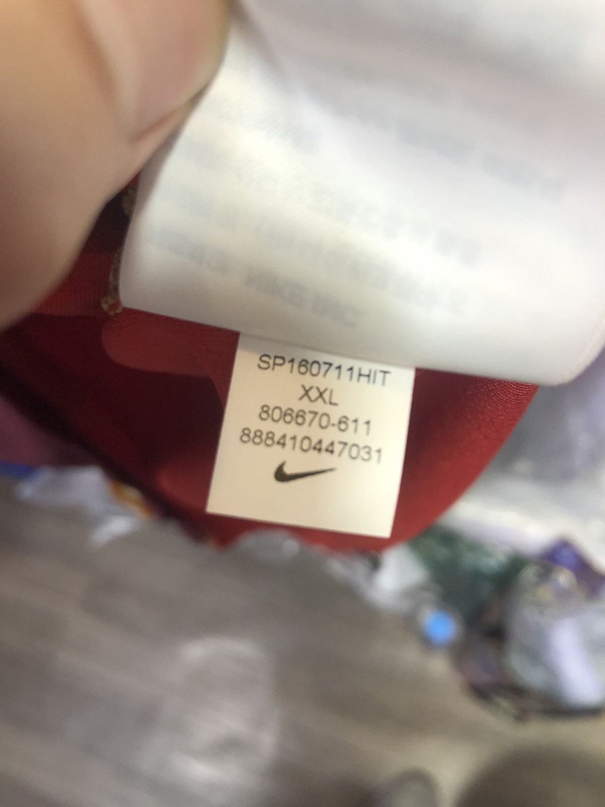 Nike 廣州恆大Guangzhou FC 16/17 home shirt (Bnwt) Size US L / EU 52-54 / 3 - 6 Thumbnail