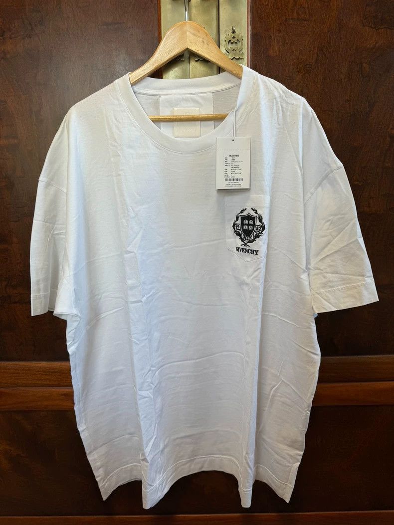 Givenchy Givenchy Embroidered Pocket Short Sleeve T-Shirt - dmc Size US XXL / EU 58 / 5 - 1 Thumbnail